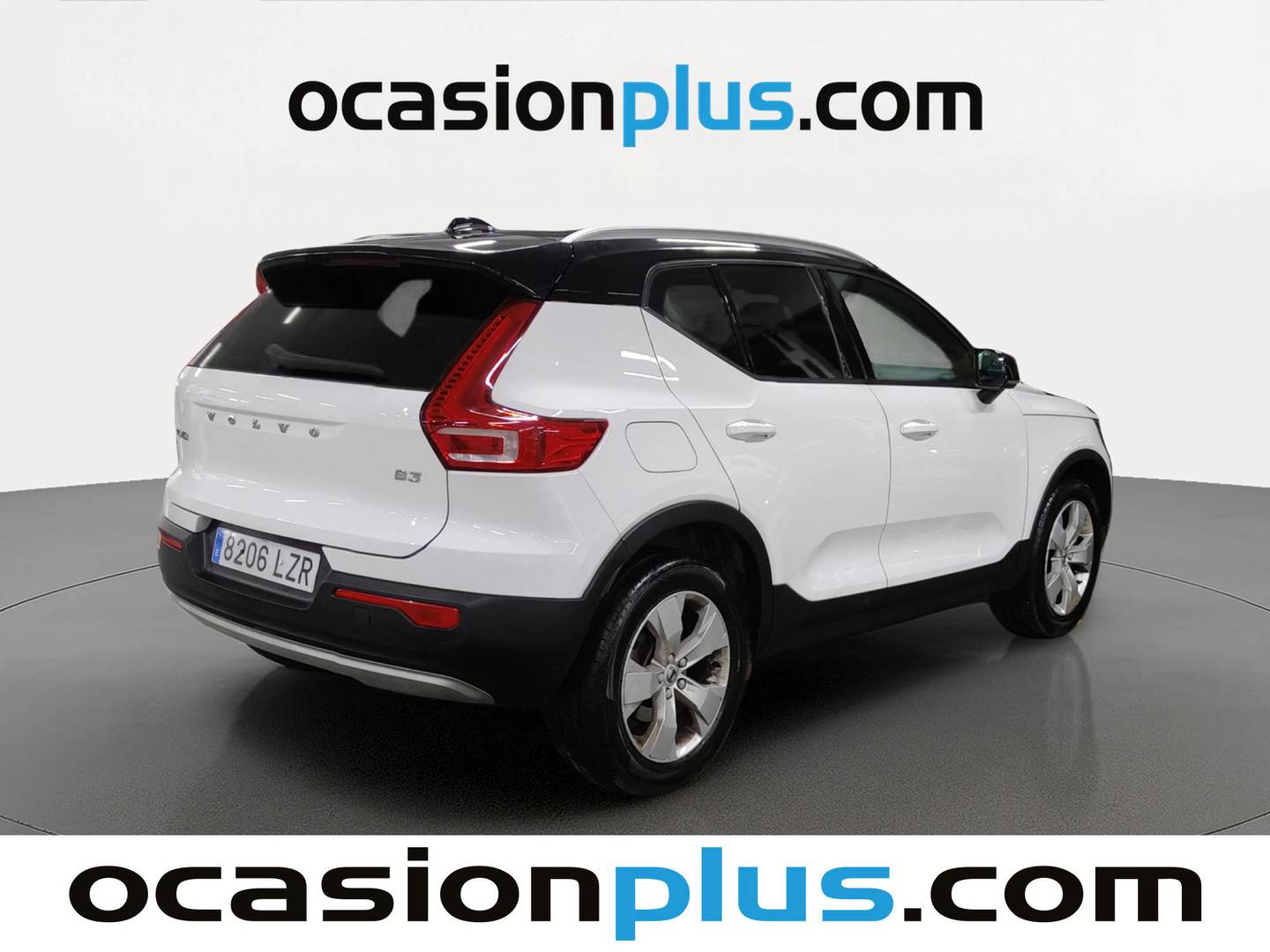 Foto trasera Volvo XC40 Volvo XC40 B3 G Momentum Pro Auto (163 CV) derecha