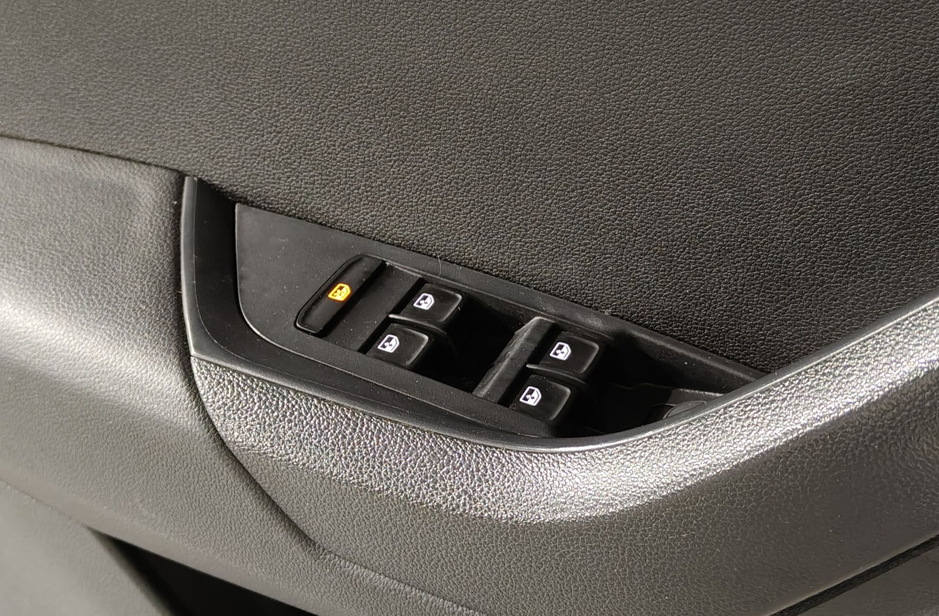 Škoda Karoq 2.0 TDI Ambition 4x4 DSG - foto 38