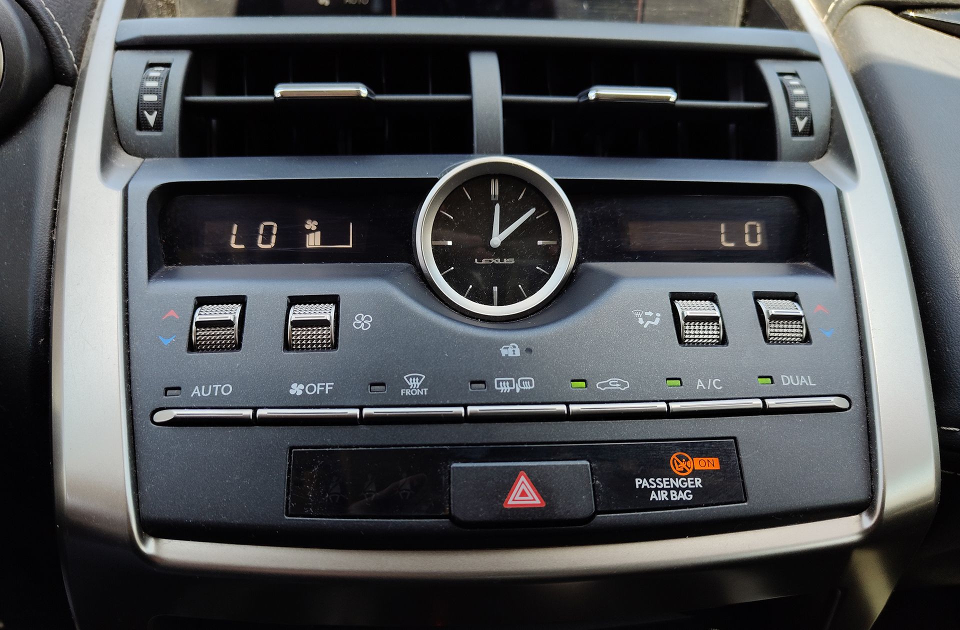 Lexus NX 300h Eco 2WD - foto 32