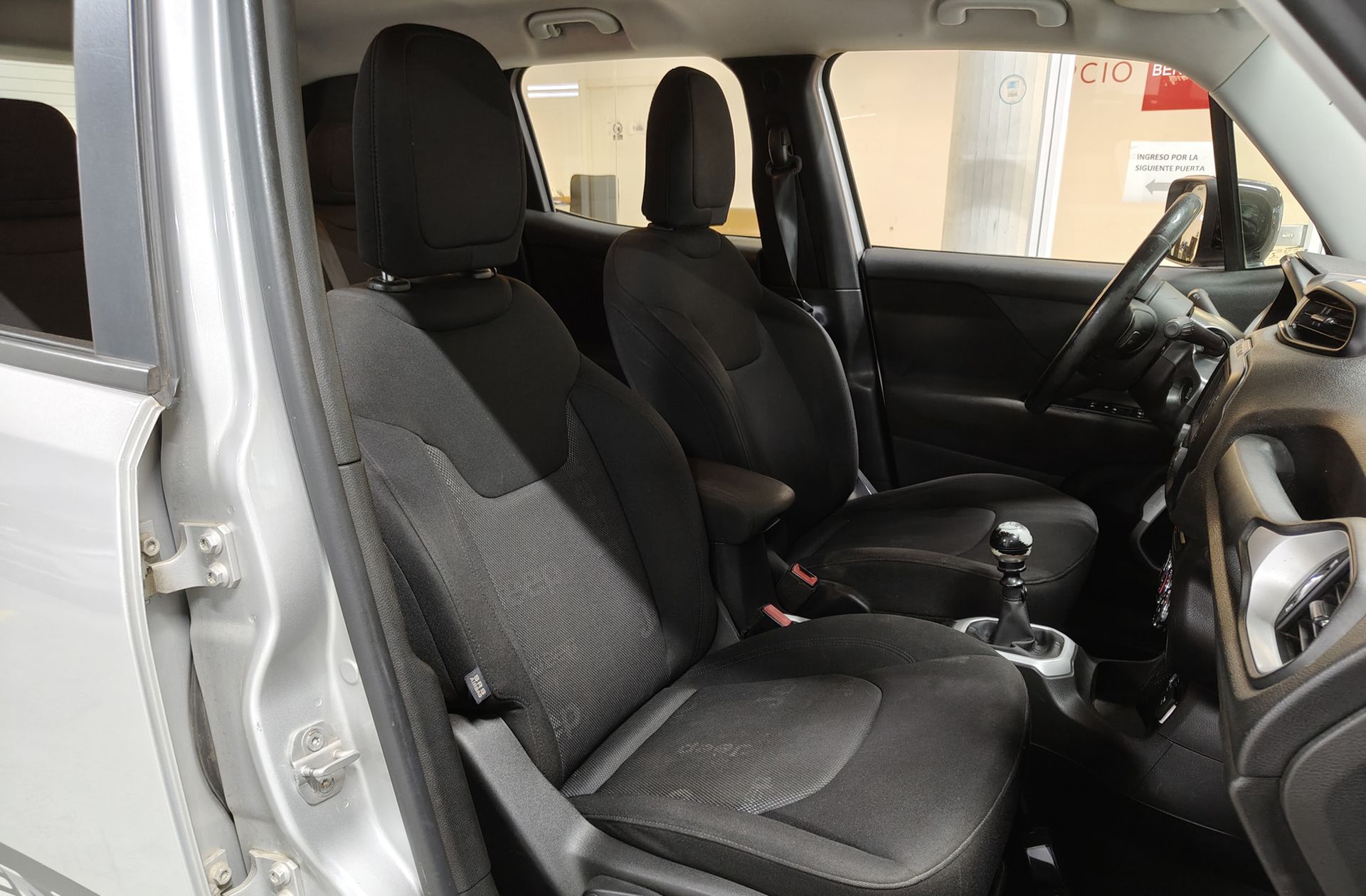 Jeep Renegade 1.4 MultiAir Longitude 4x2 - foto 14