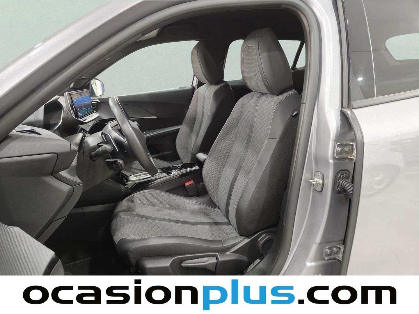 Foto asientos delanteros Peugeot 2008 Peugeot 2008 Allure Hybrid eDCS6 (145 CV)