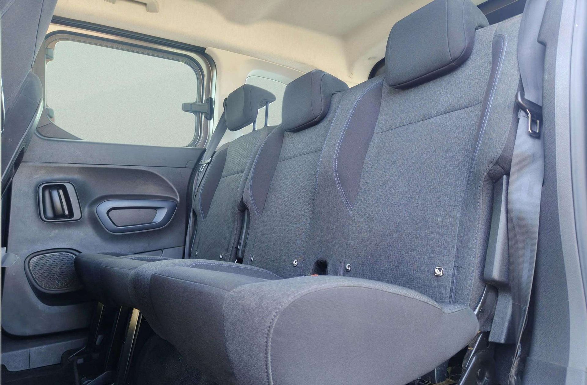 Peugeot Rifter PureTech Allure Standard - foto 11