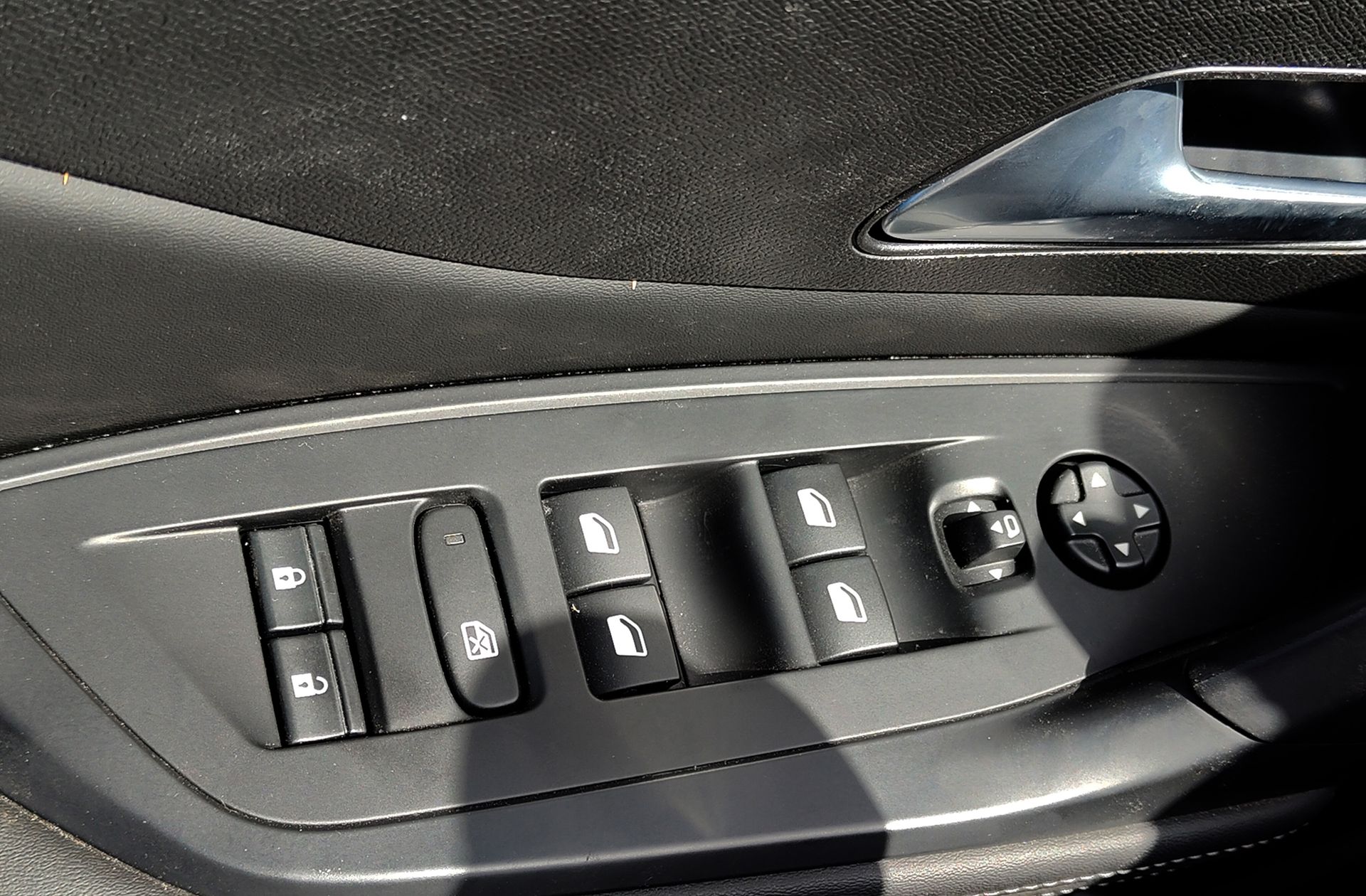 Peugeot 408 Allure Hybrid 145 eDCS6 - foto 34