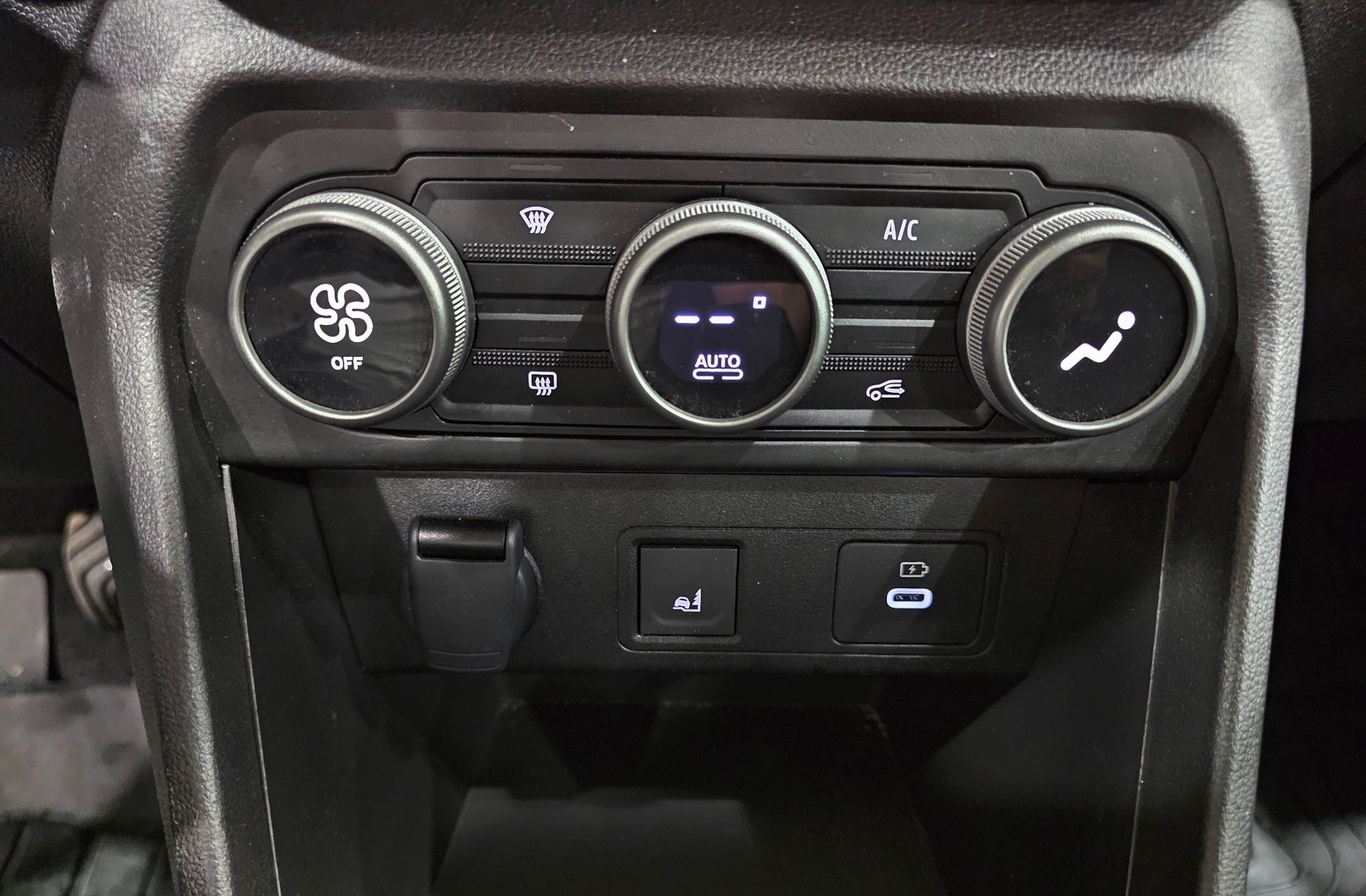 Dacia Sandero Stepway Expression Go TCe - foto 31