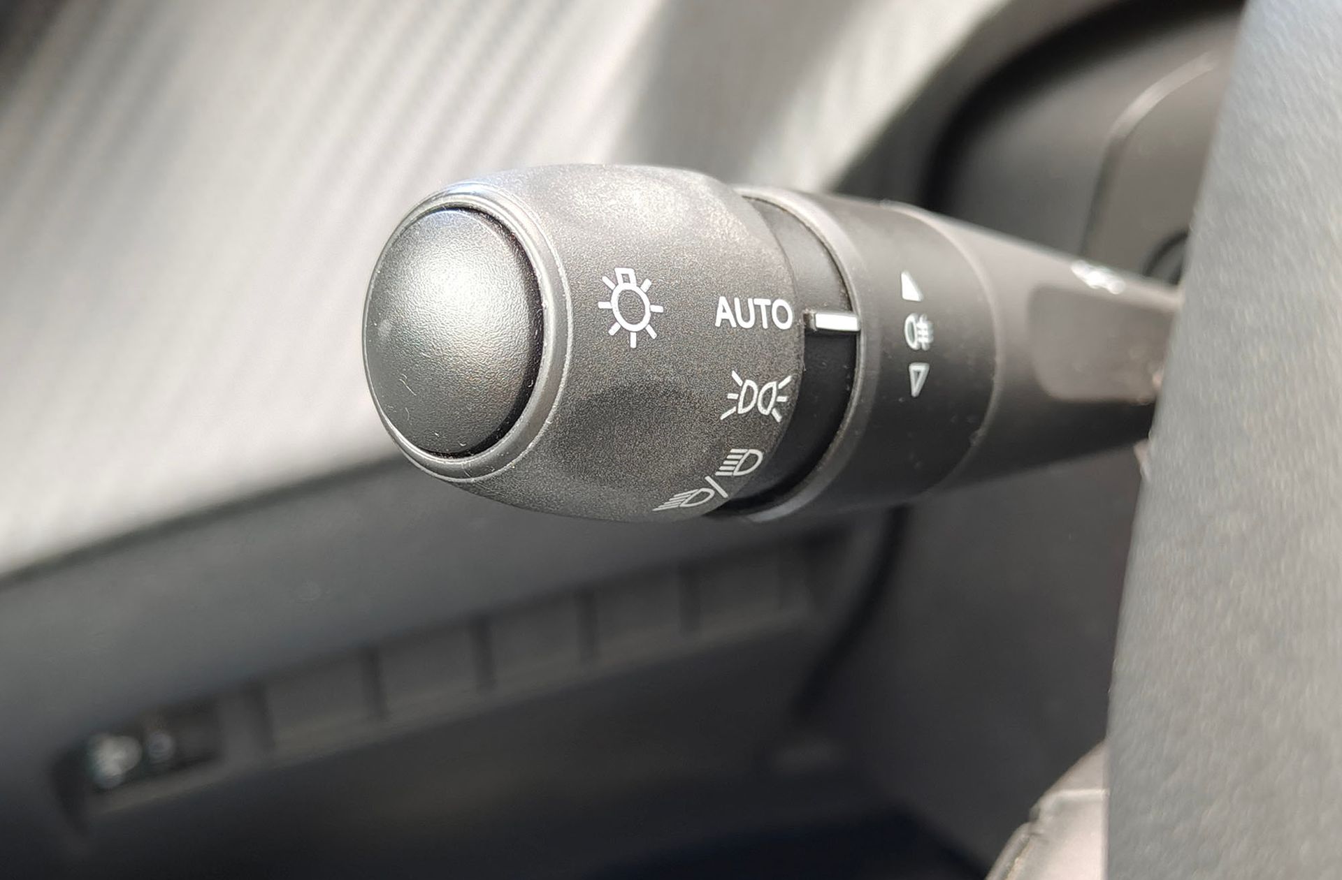 Peugeot 208 Style Hybrid 110 eDCS6 - foto 23