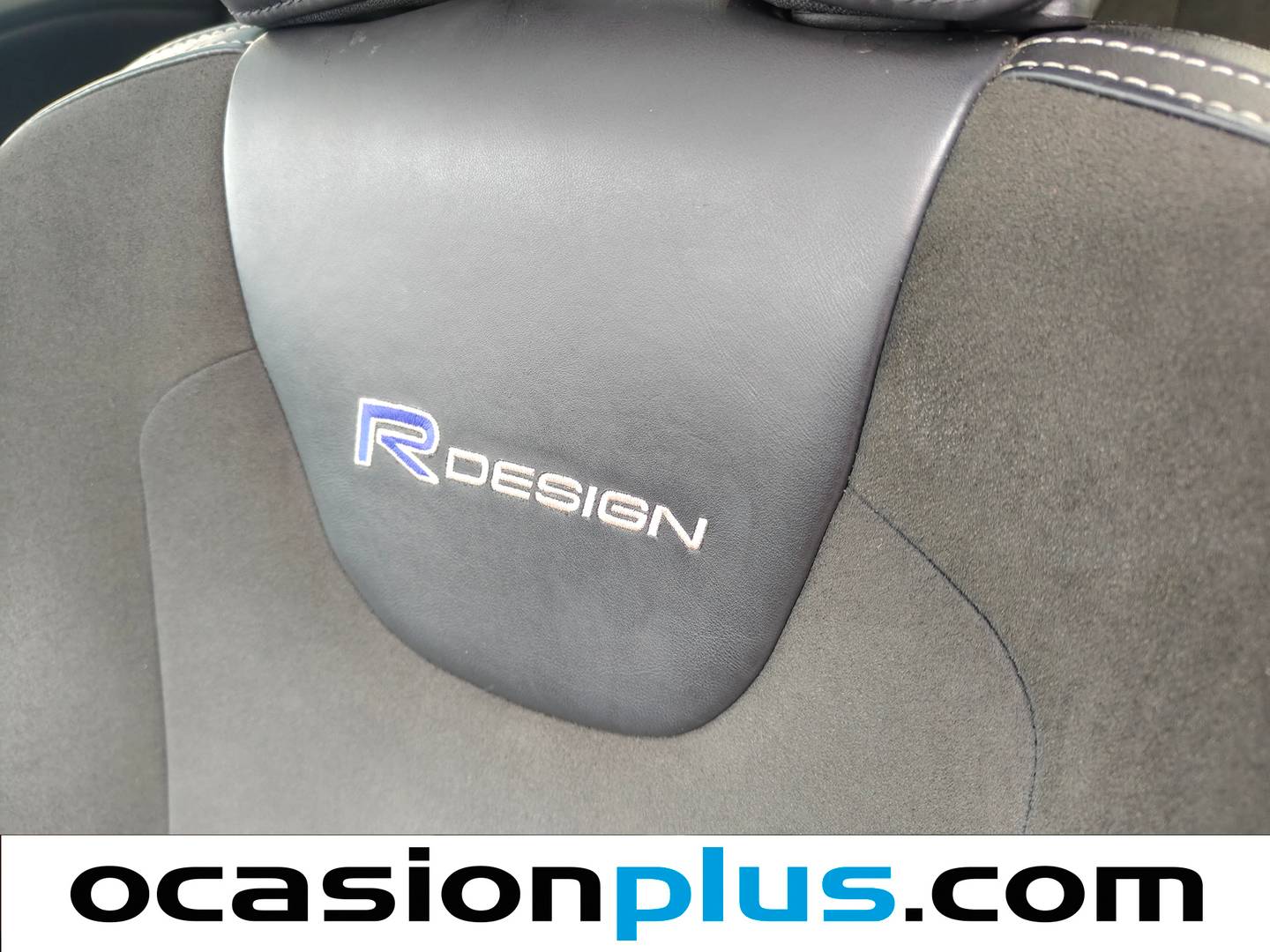 Equipamiento del Volvo V40 Volvo V40 1.6 D2 R-Design Momentum (115 CV)