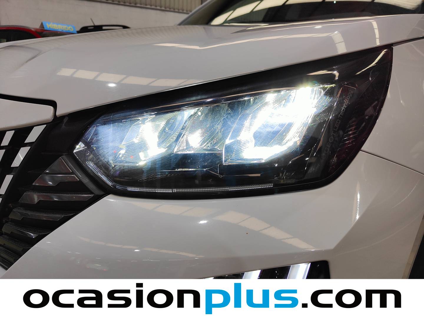 Equipamiento del Peugeot 2008 Peugeot 2008 Allure Hybrid eDCS6 (145 CV)
