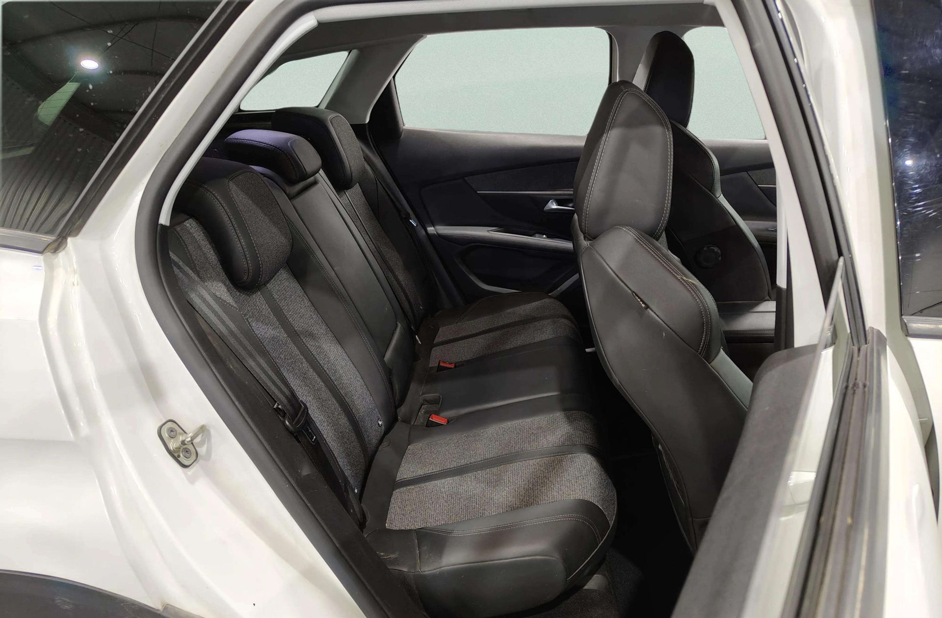 Peugeot 3008 PureTech 130 Allure - foto 18