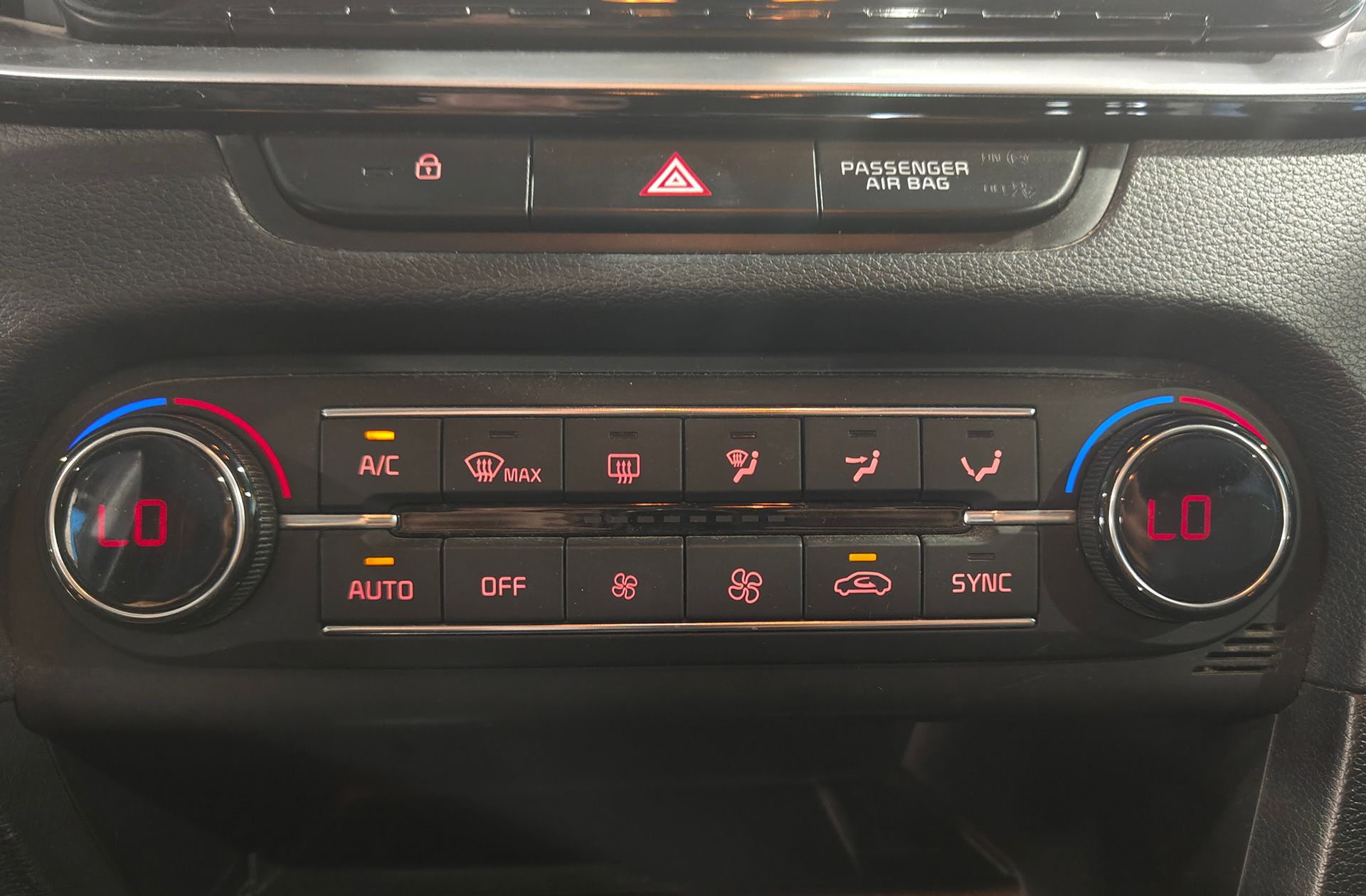 Kia Ceed 1.6 CRDi Tech - foto 29