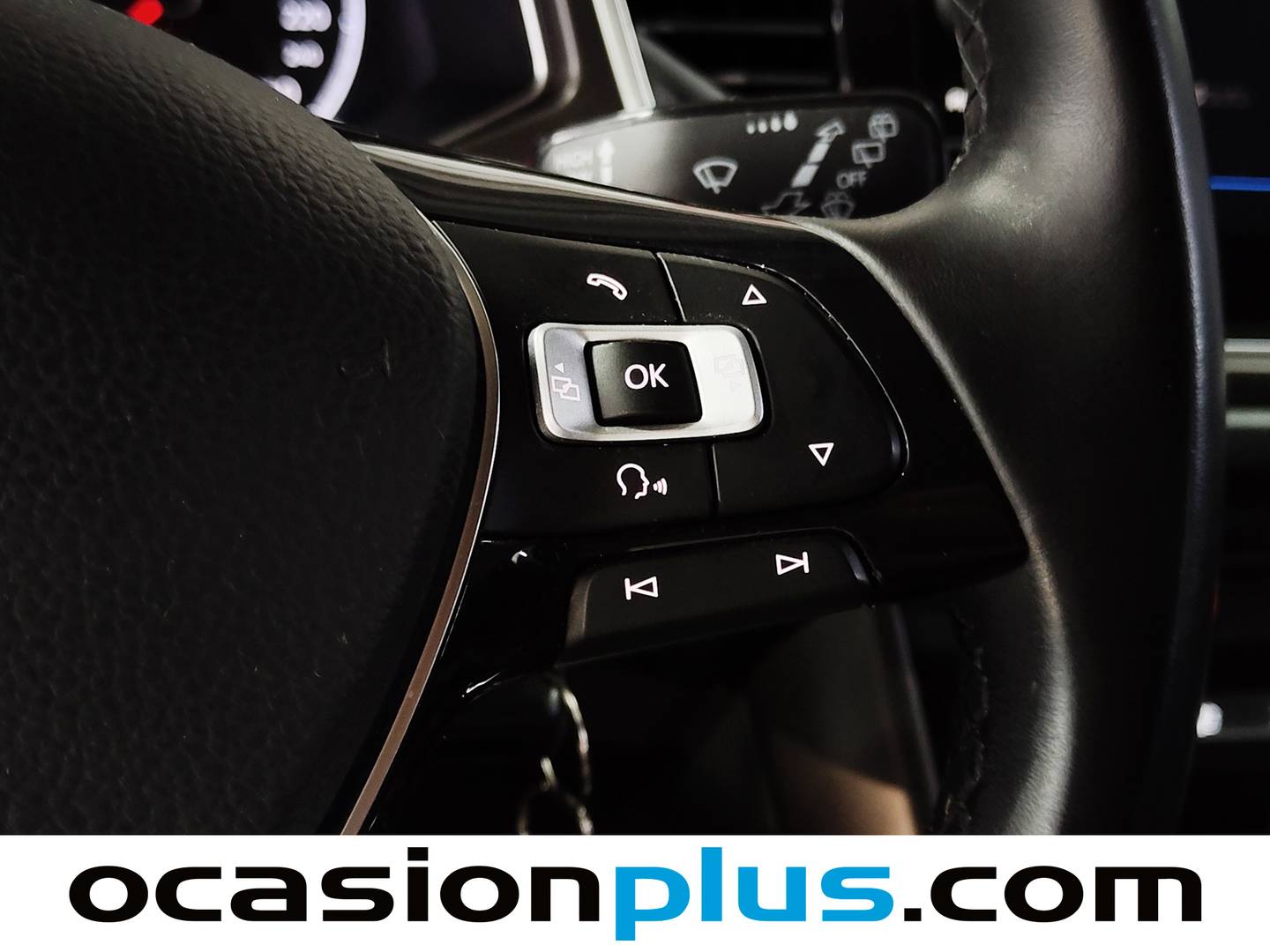 Foto Volkswagen T-Roc Volkswagen T-Roc Advance 1.0 TSI (115 CV)