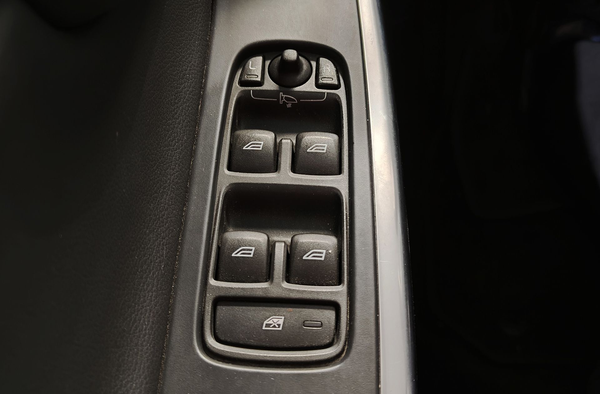 Volvo XC60 D4 Momentum - foto 38