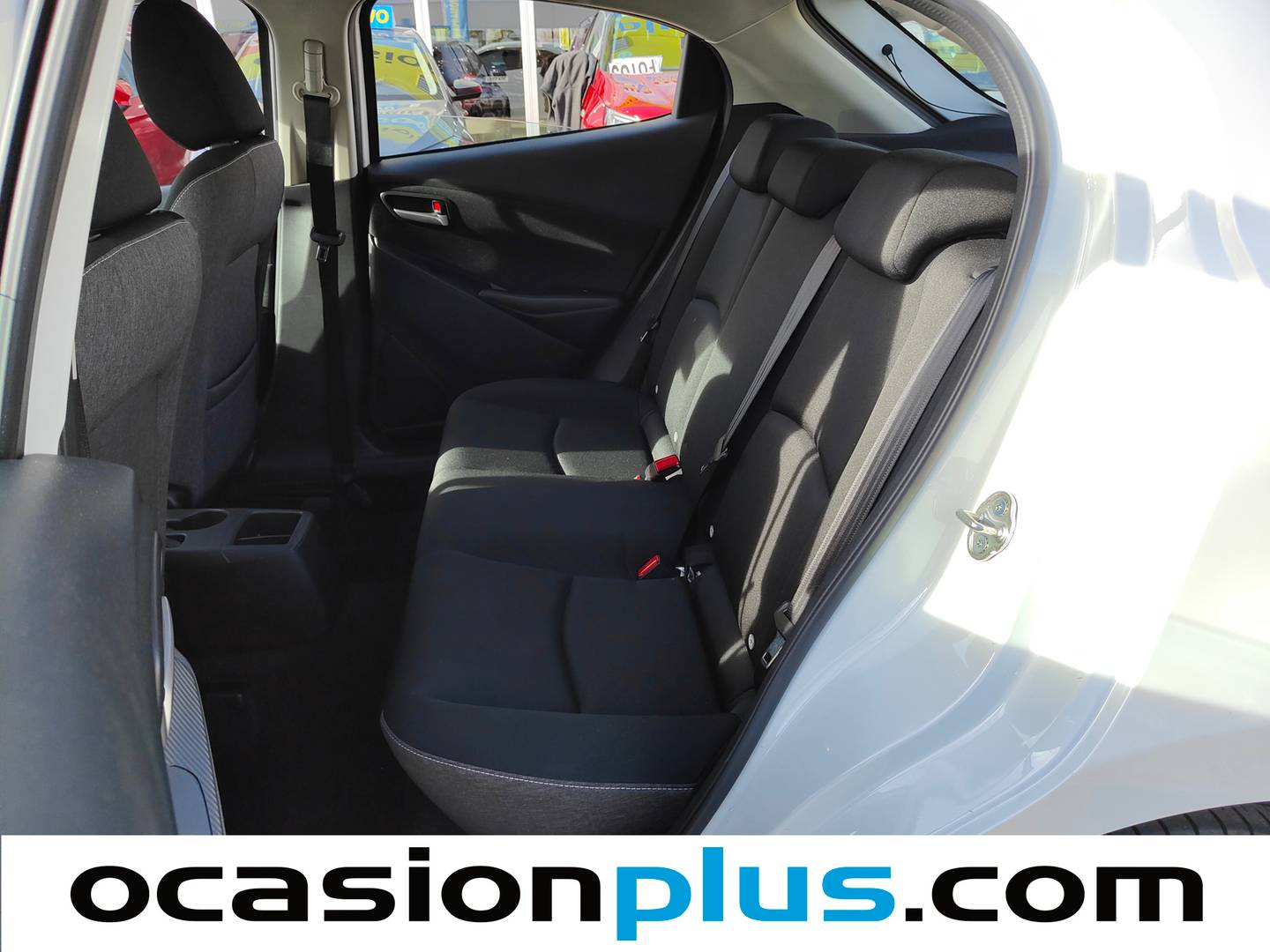 Foto asientos traseros Mazda Mazda2 Mazda Mazda 2 1.5 e-SKYACTIV G Center-Line Convenienc (90 CV)