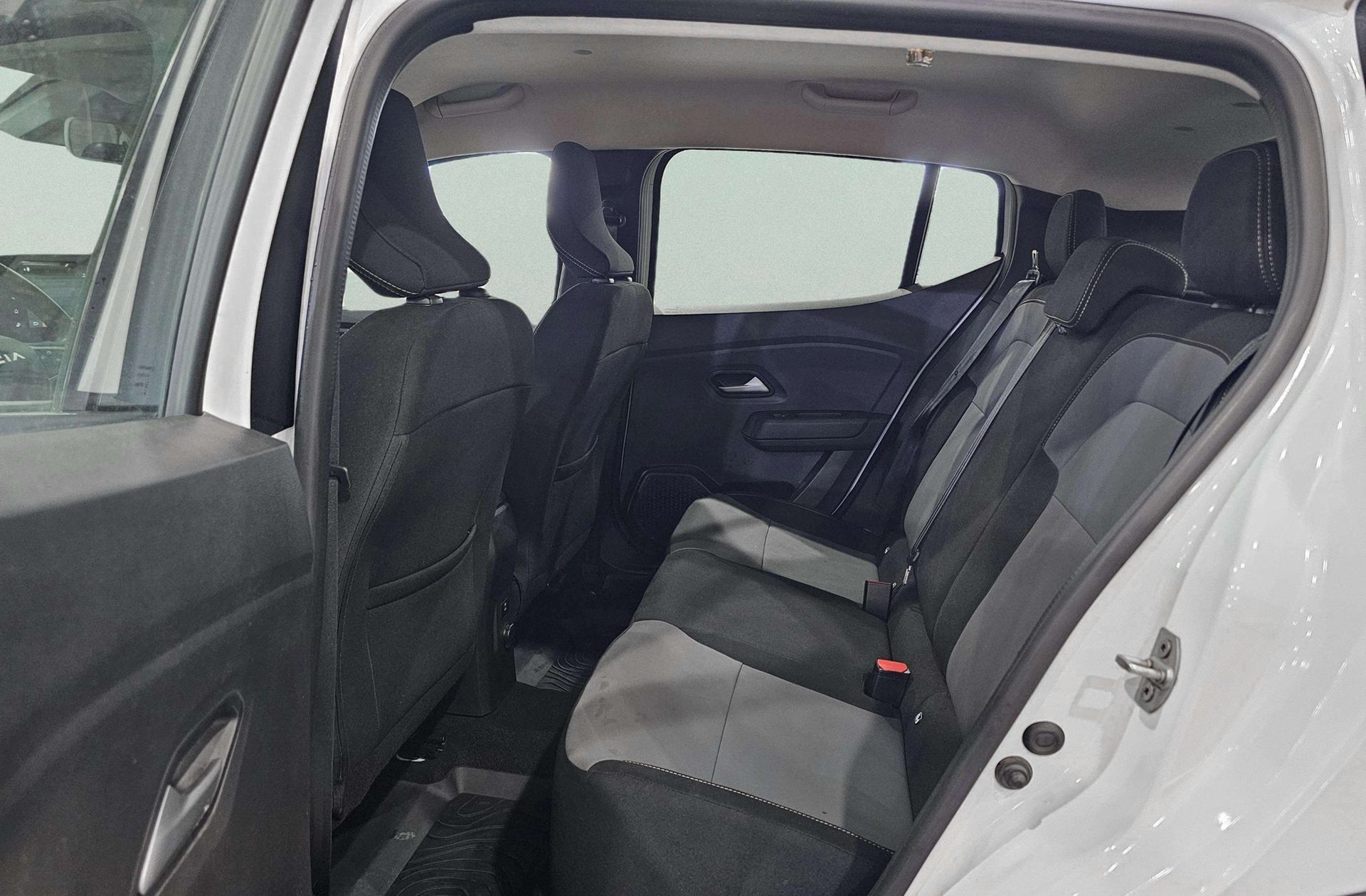 Dacia Sandero Stepway Expression Go TCe - foto 11