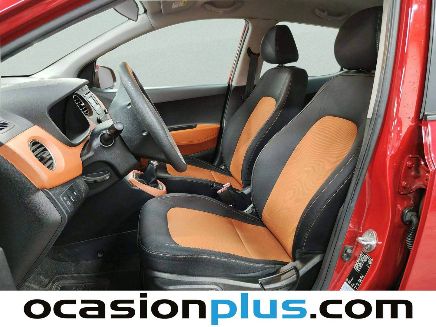Foto asientos delanteros Hyundai i10 Hyundai i10 1.0 Tecno Orange (66 CV)