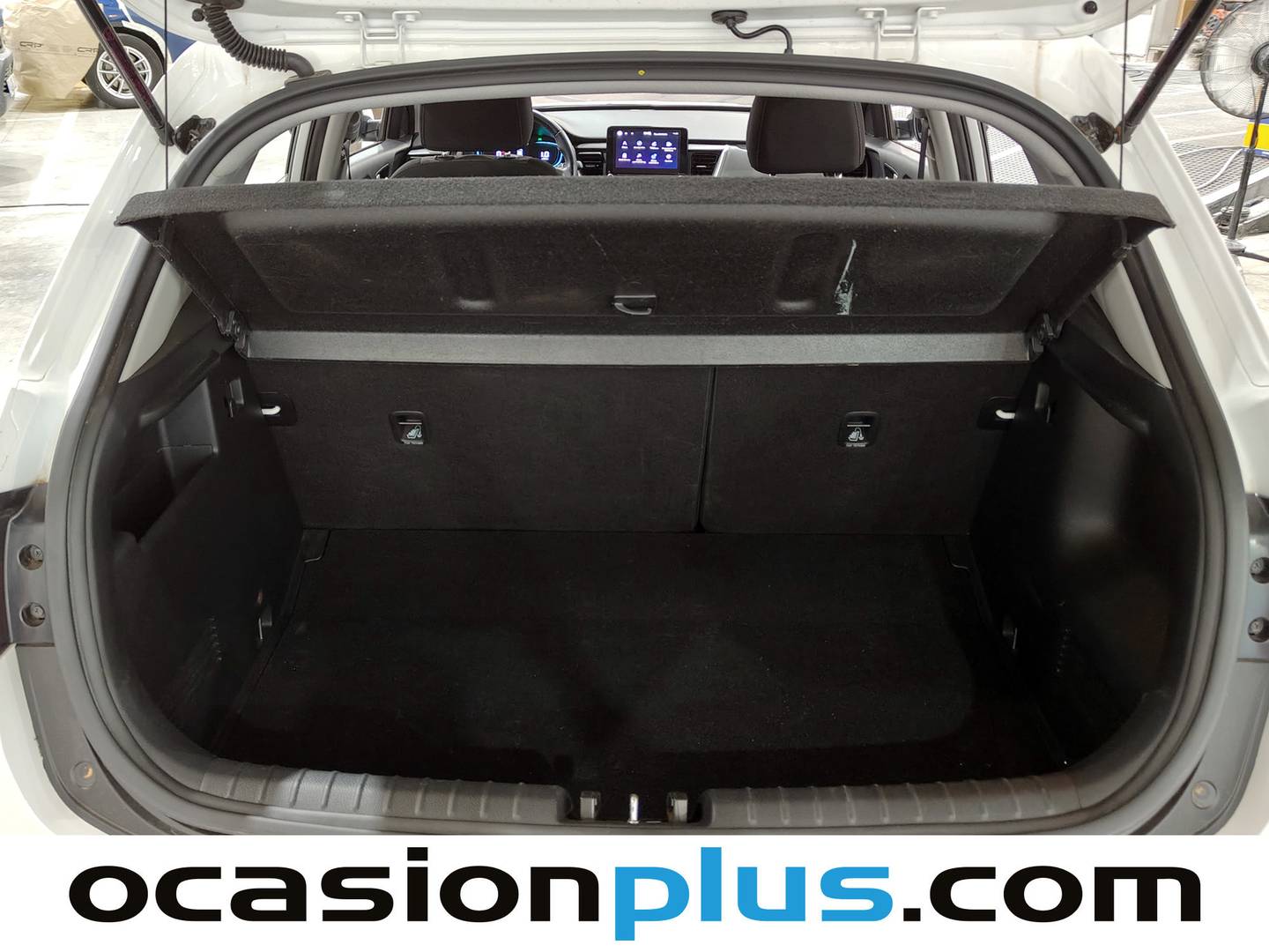 Fotos maletero KIA Stonic KIA Stonic 1.0 T-GDi MHEV MT Concept (100 CV)