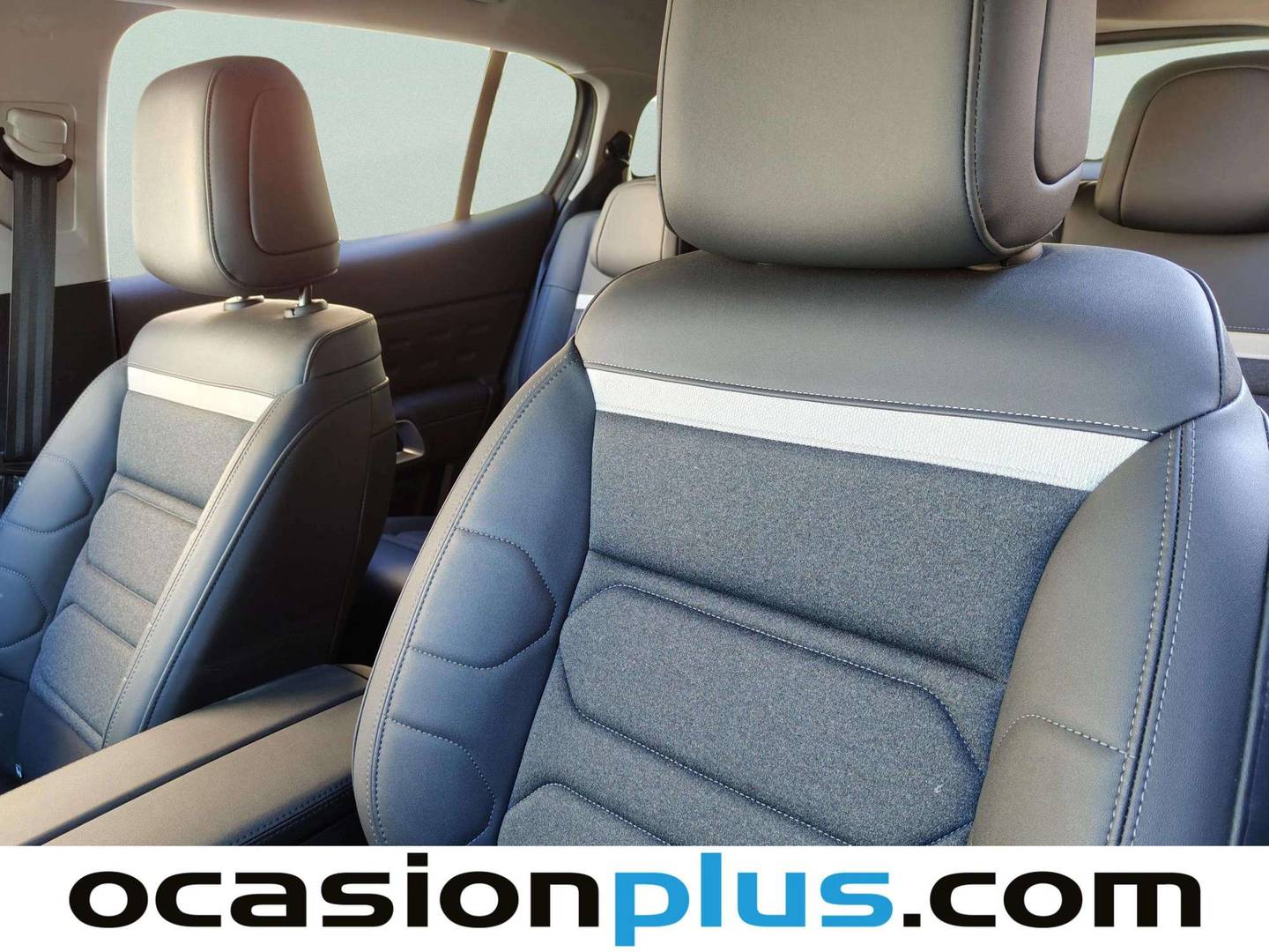 Foto Citroën C5 Aircross Citroen C5 Aircross Plug-in Hybrid 180 Plus e-EAT8  (180 CV)