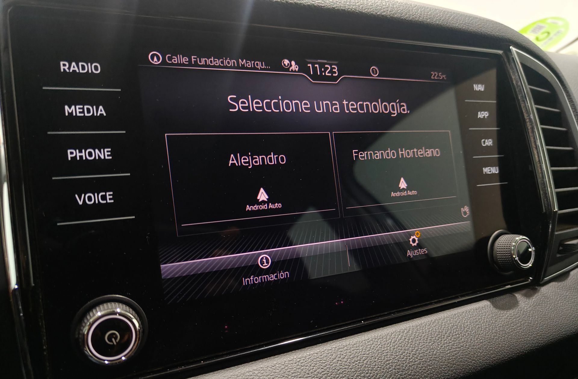 Škoda Karoq 2.0 TDI Ambition 4x4 DSG - foto 7