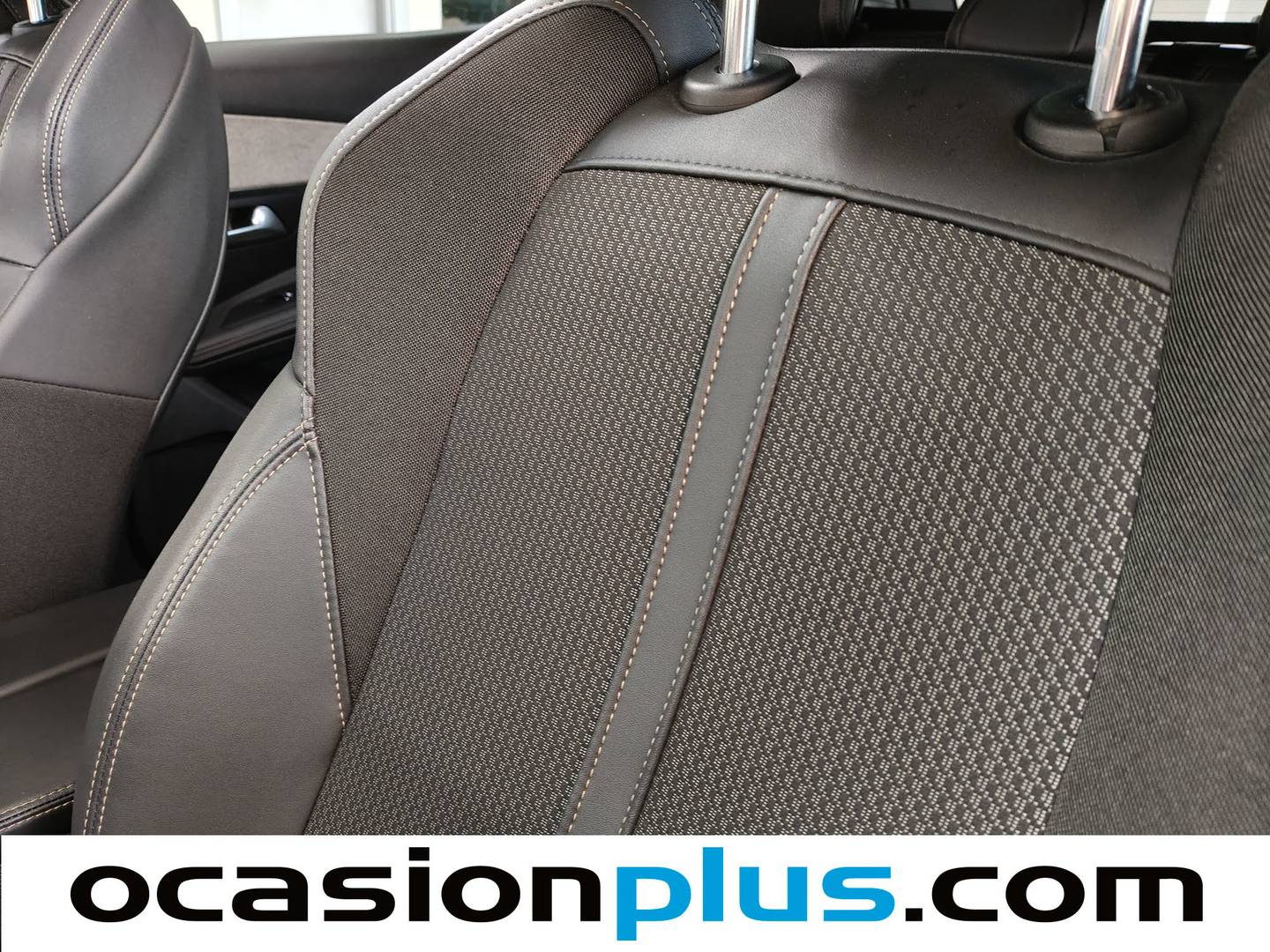 Foto Peugeot 3008 Peugeot 3008 PureTech 130 S&S GT EAT8  (130 CV)