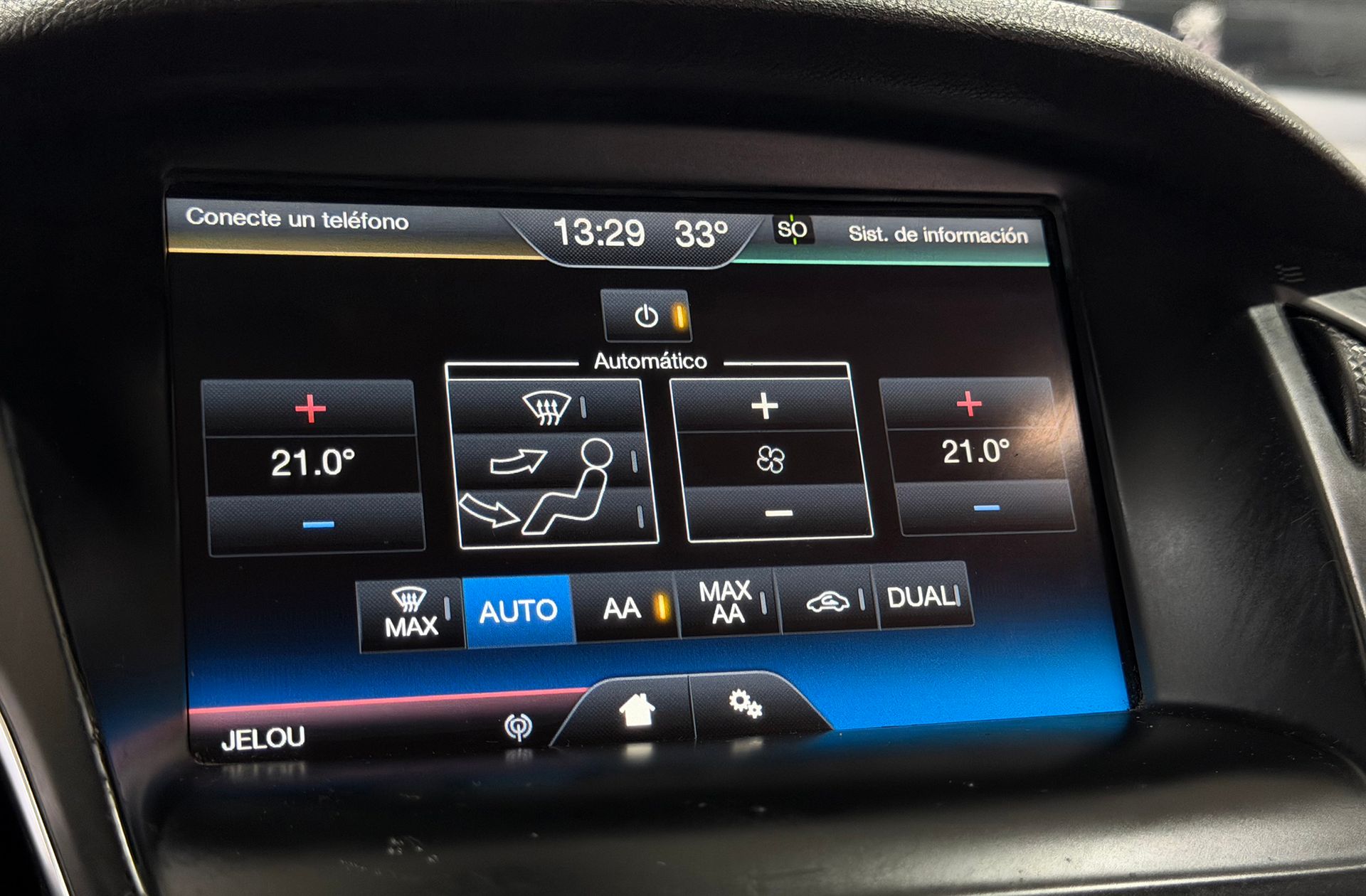 Ford Focus 1.0 EcoBoost Titanium Powershift - foto 28