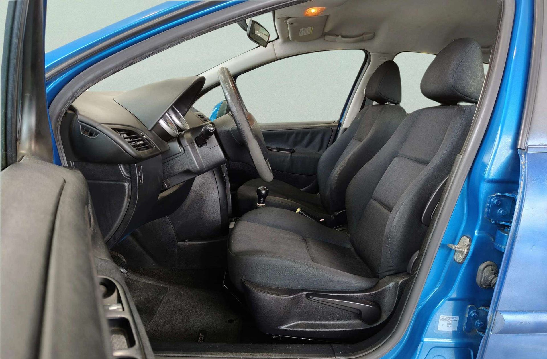 Peugeot 207 1.4 HDi Urban - foto 8