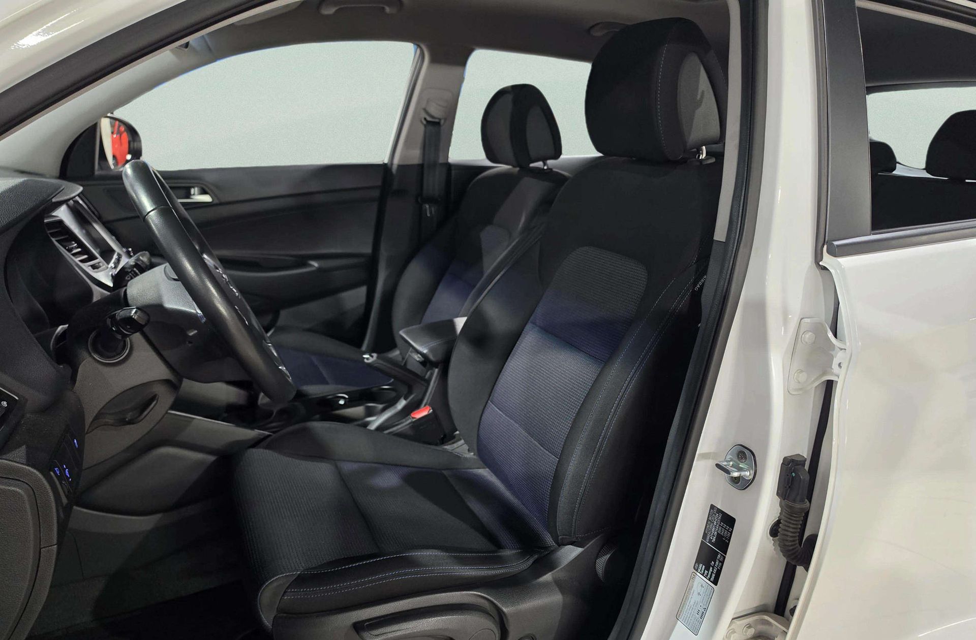 Hyundai Tucson 1.7 CRDi Blue Drive Klass Nav 4x2 - foto 10