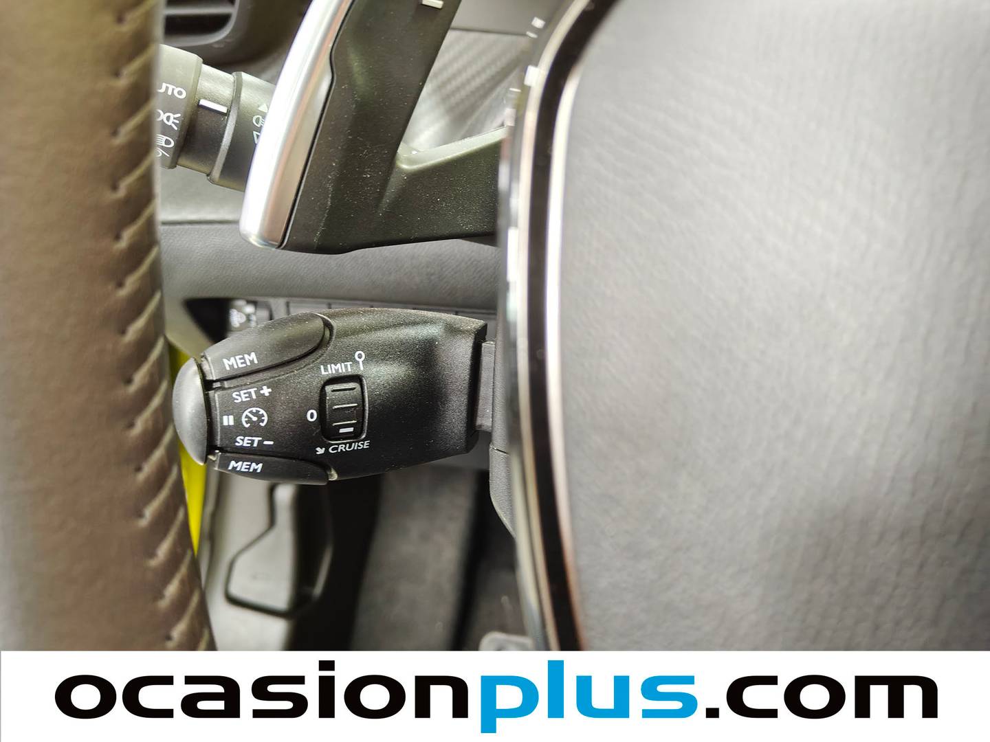 Equipamiento del Peugeot 208 Peugeot 208 Style Hybrid 110 eDCS6 (110 CV)