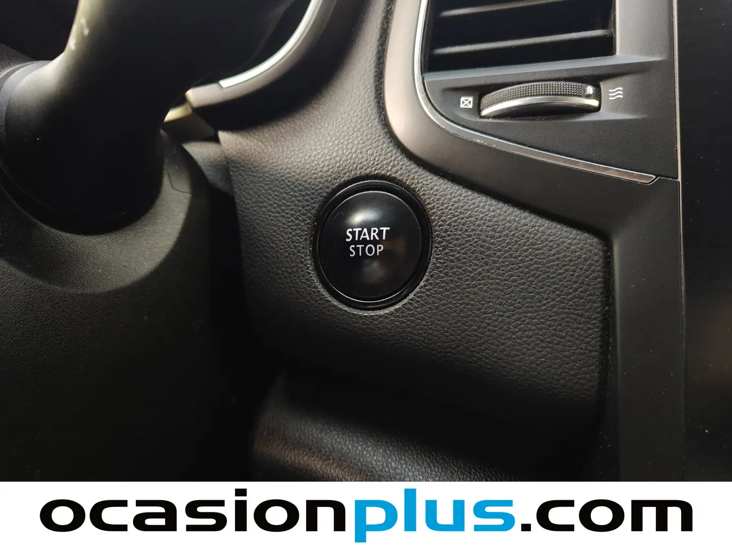 Foto Renault Mégane Renault Megane Zen TCe (140 CV) GPF