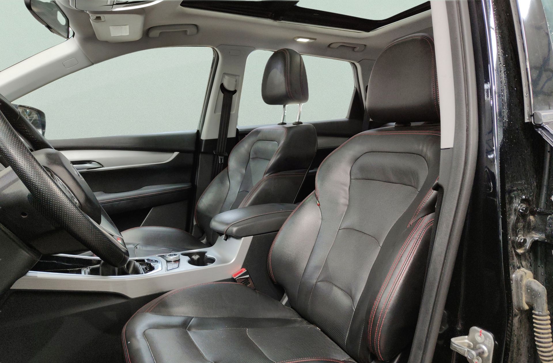 SWM G01 1.5T Luxury - foto 10