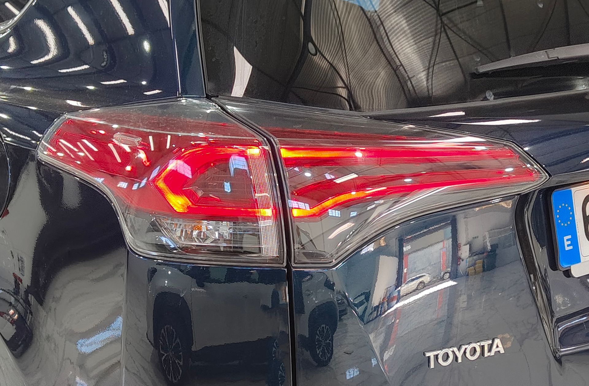 Toyota RAV4 2.5l hybrid Feel! 2WD - foto 16