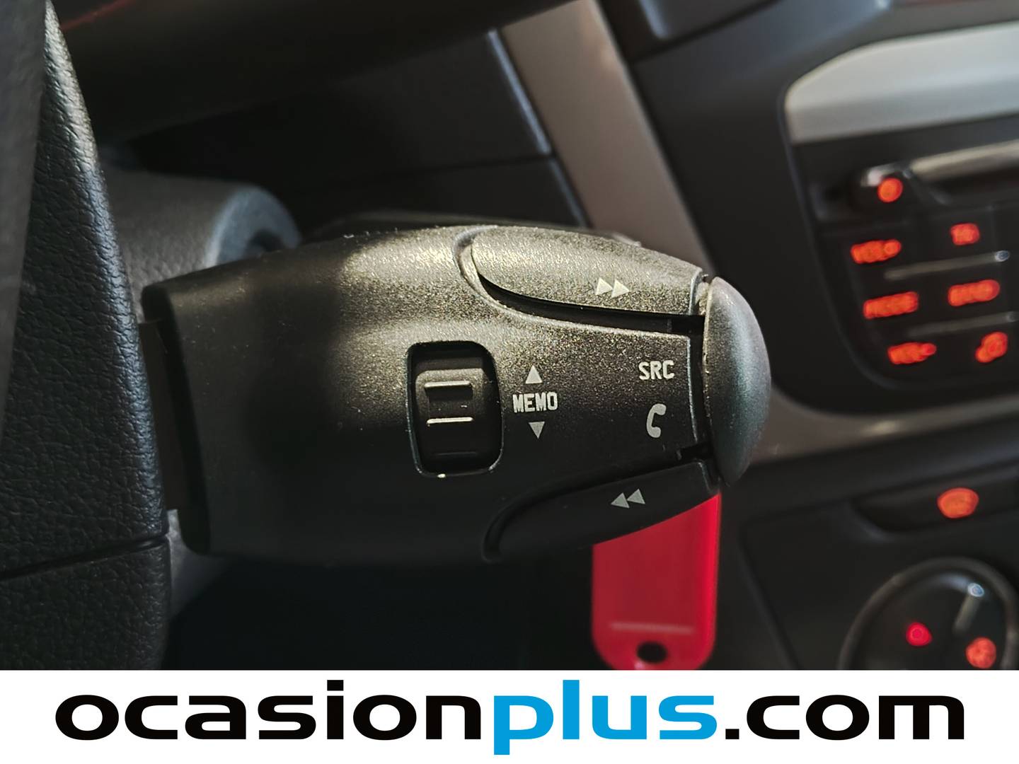 Foto Citroën C-Elysée Citroen C-Elysee BlueHDi 100 Exclusive (100 CV)