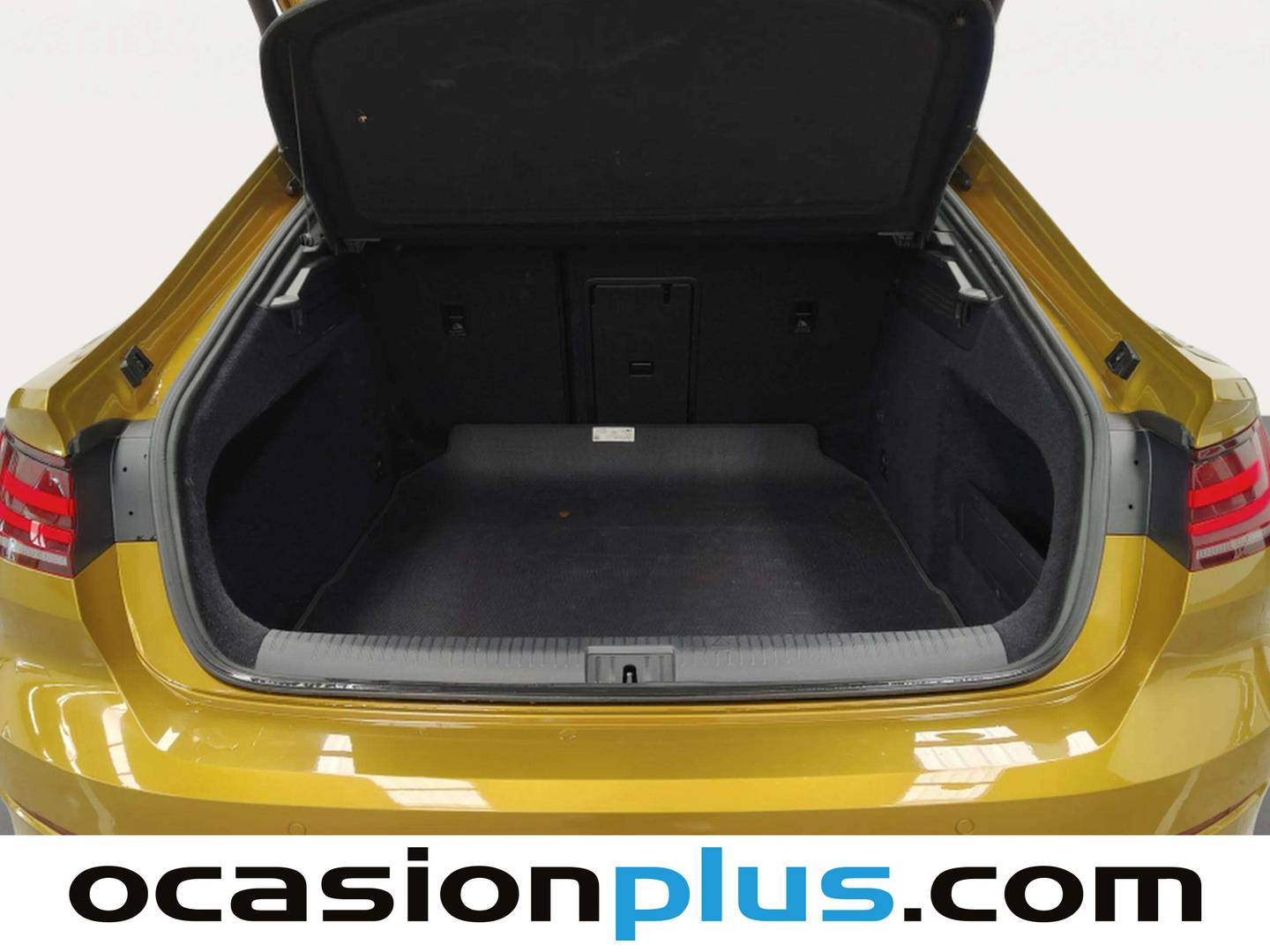 Volkswagen Arteon Volkswagen Arteon R-Line 2.0 TDI (150 CV) DSG de ocasión