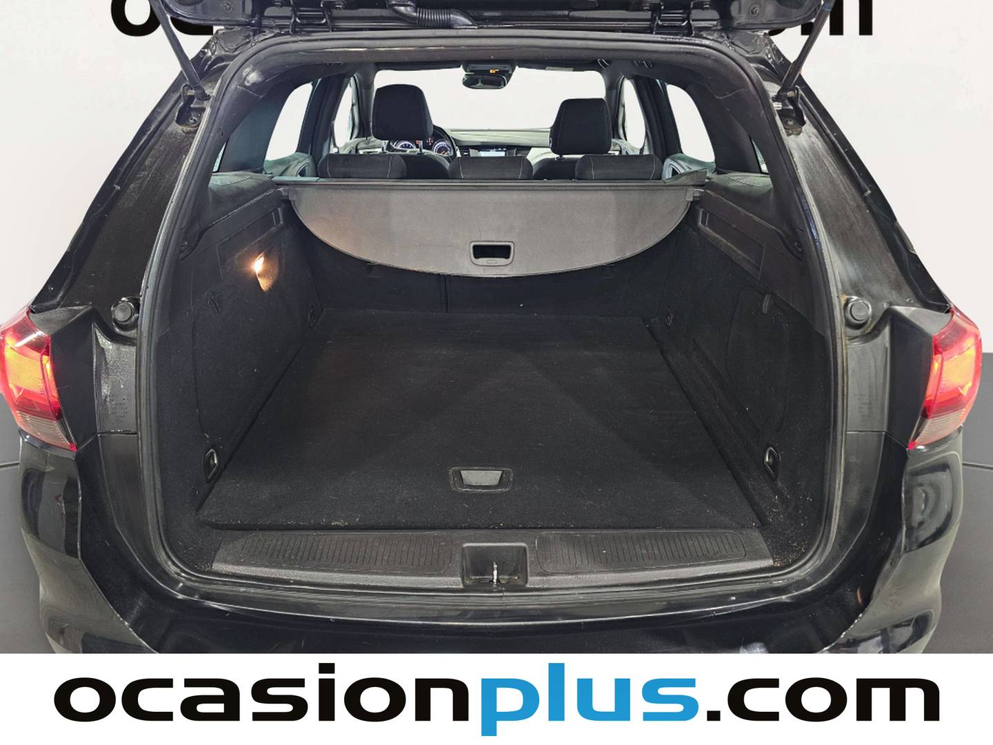 Fotos maletero Opel Astra Opel Astra 1.4T SHT S/S Business Elegance CVT (145 CV)