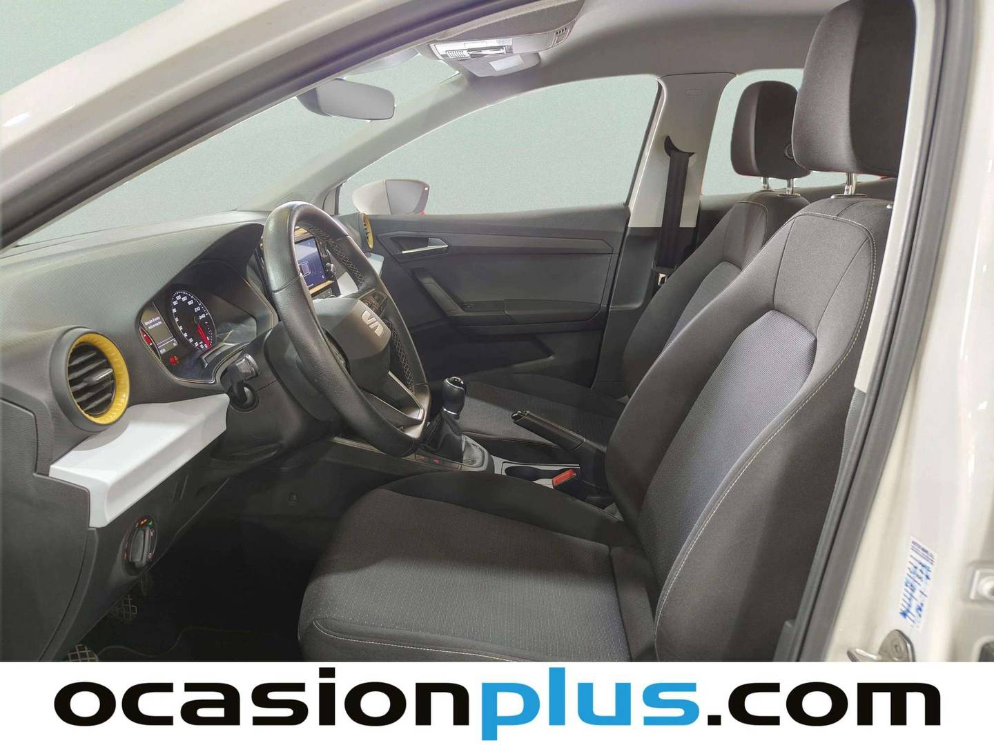 Foto asientos delanteros Seat Ibiza Seat Ibiza 1.0 TGI S&S Style Plus (90 CV)