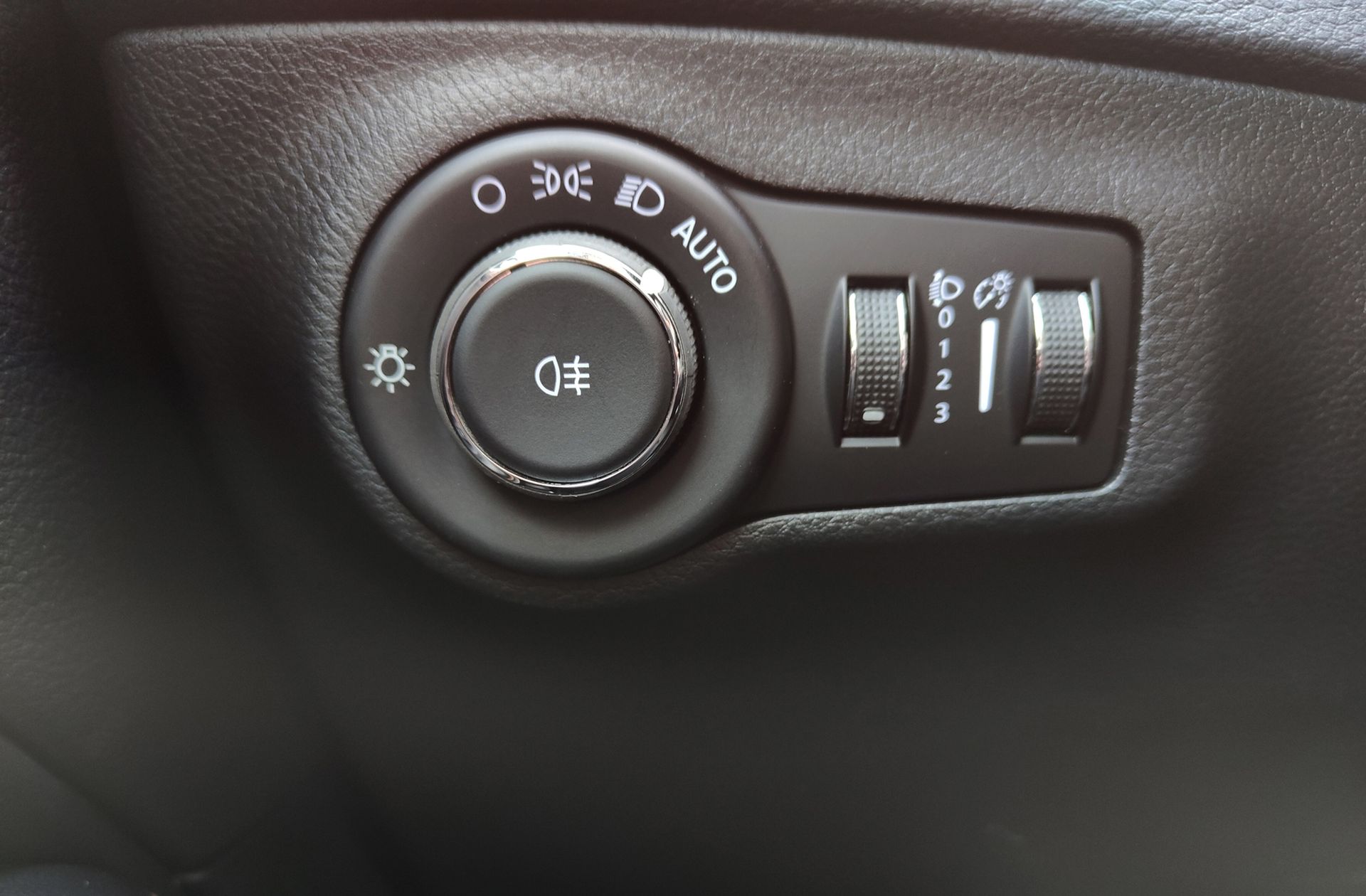 Jeep Compass 1.6 MultiJet Sport 4x2 - foto 29