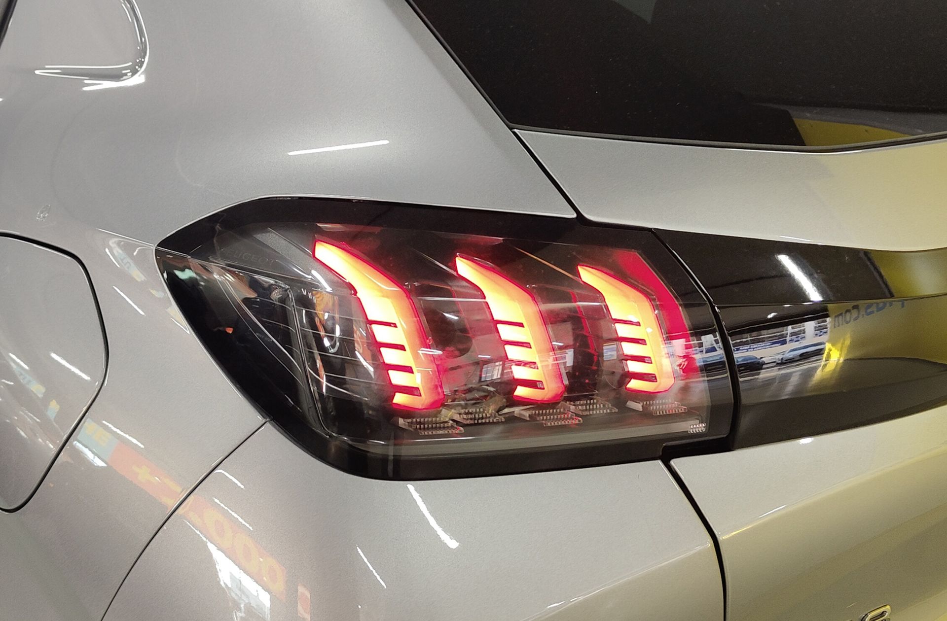 Peugeot 208 PureTech 100 Allure Pack - foto 18