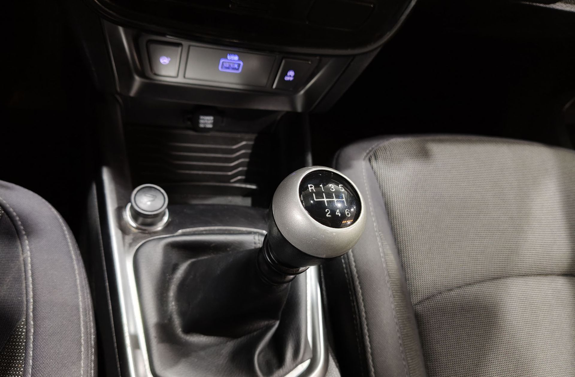SsangYong Tivoli G12T Urban Plus - foto 5
