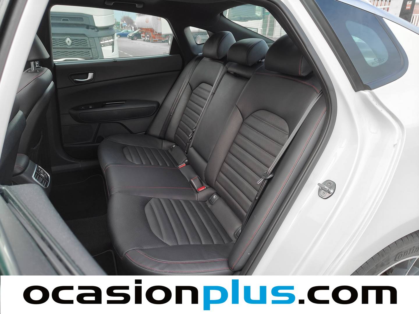 Foto KIA Optima Kia Optima 1.6 T-GDi GT Line DCT (180 CV)