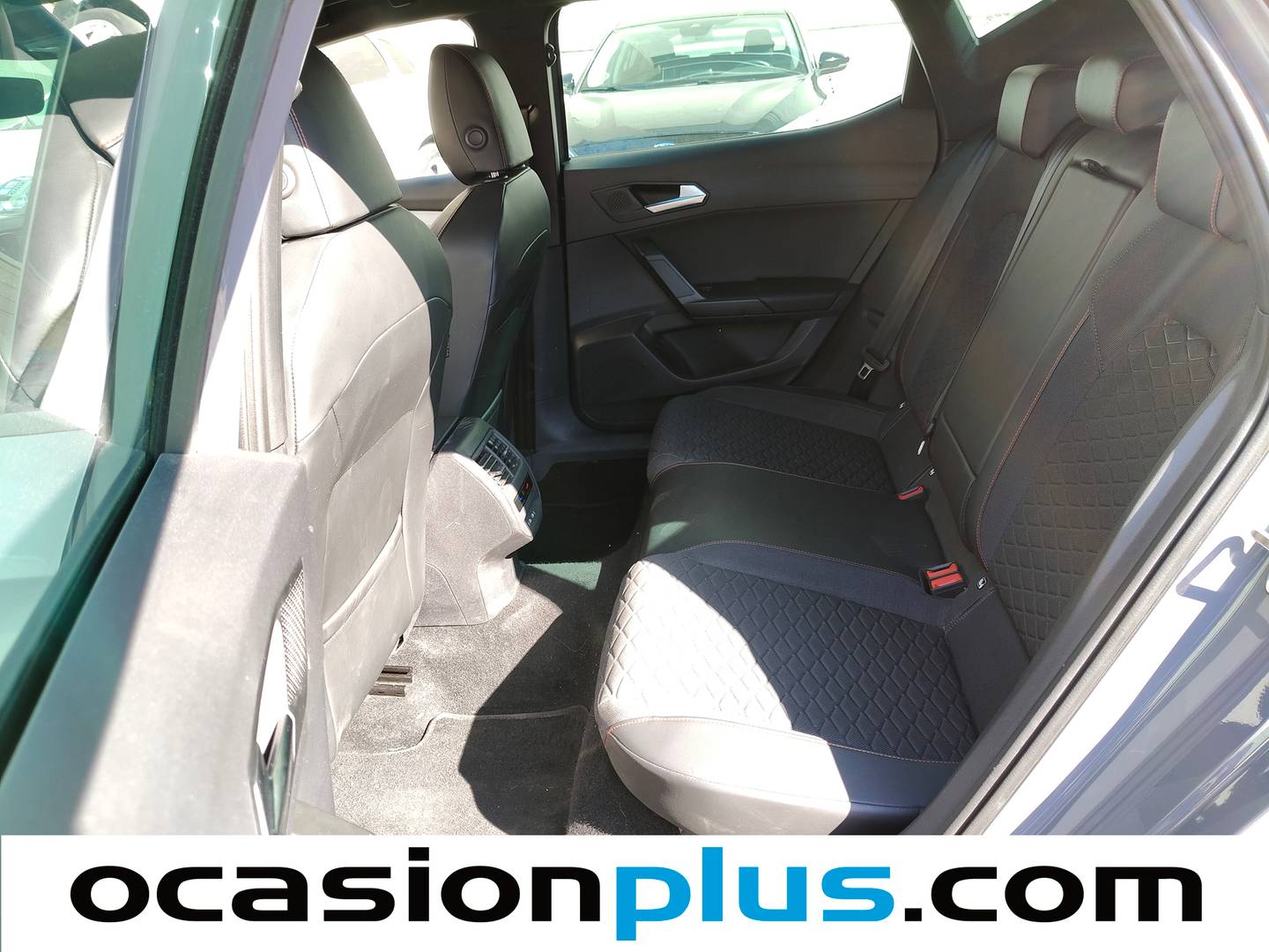 Foto asientos traseros Seat León Seat León 1.5 eTSI S&S FR Special Edition Vision DSG (150 CV)