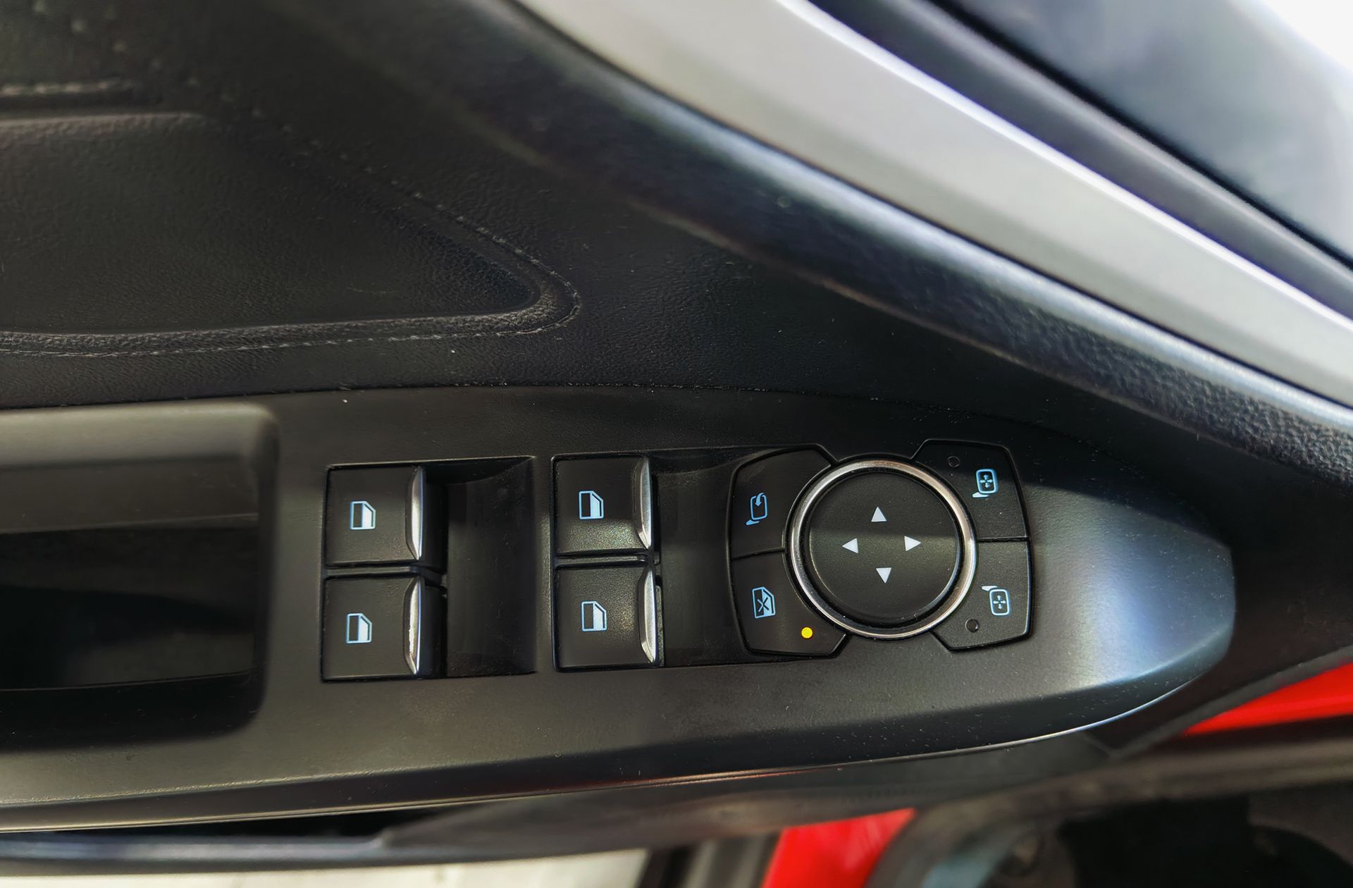Ford Focus 1.0 EcoBoost MHEV Trend+ - foto 31