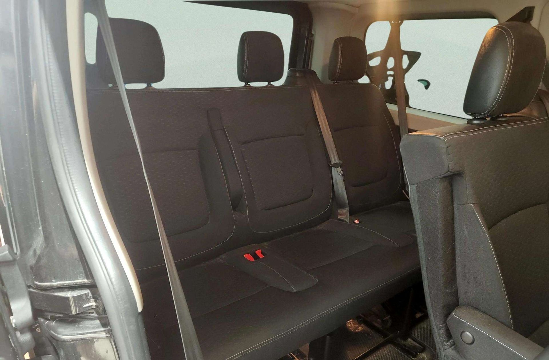 Opel Vivaro Combi 1.6 CDTI L2 2.9t Plus-6 - foto 6
