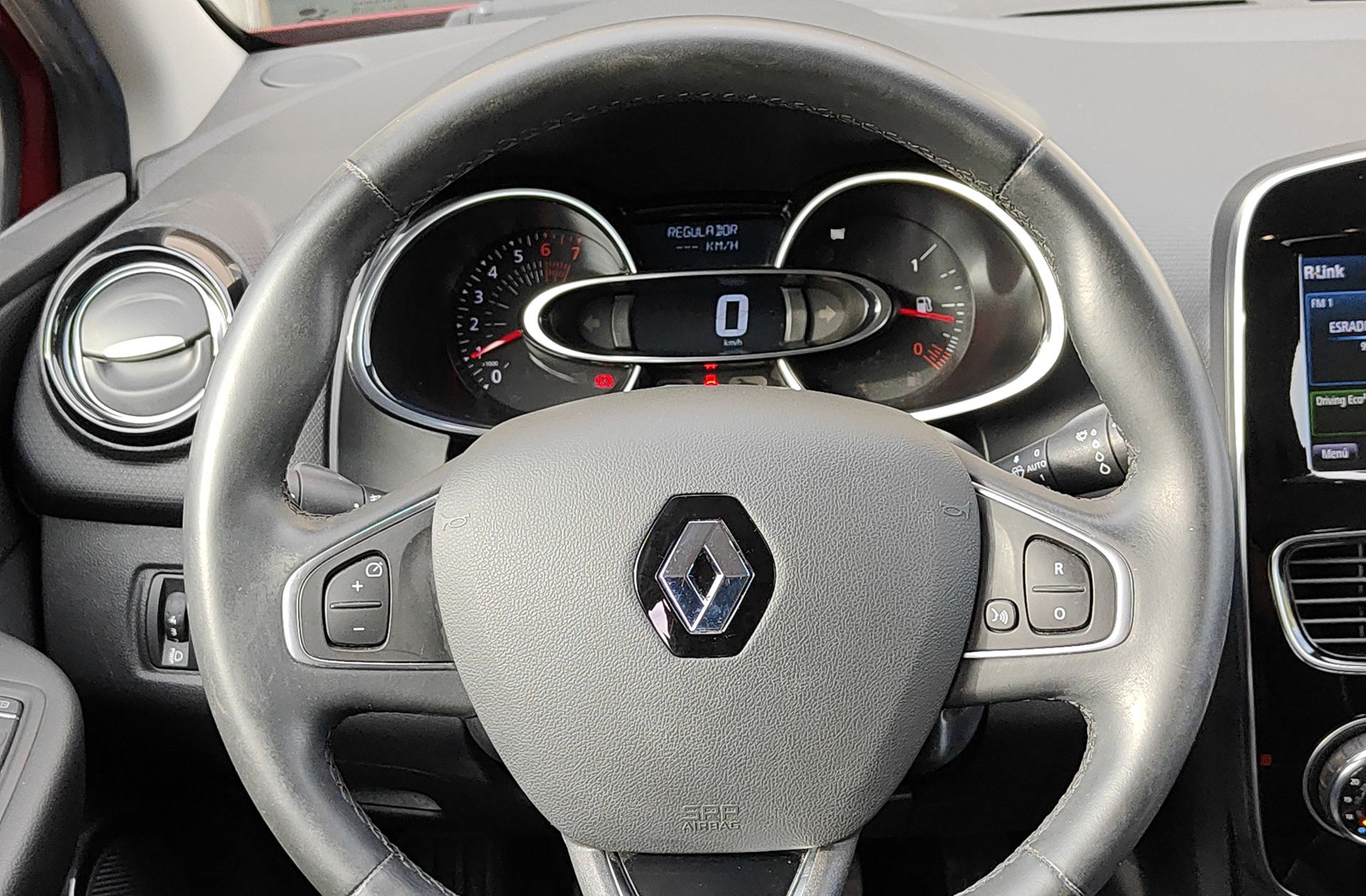 Renault Clio Zen TCe - foto 25