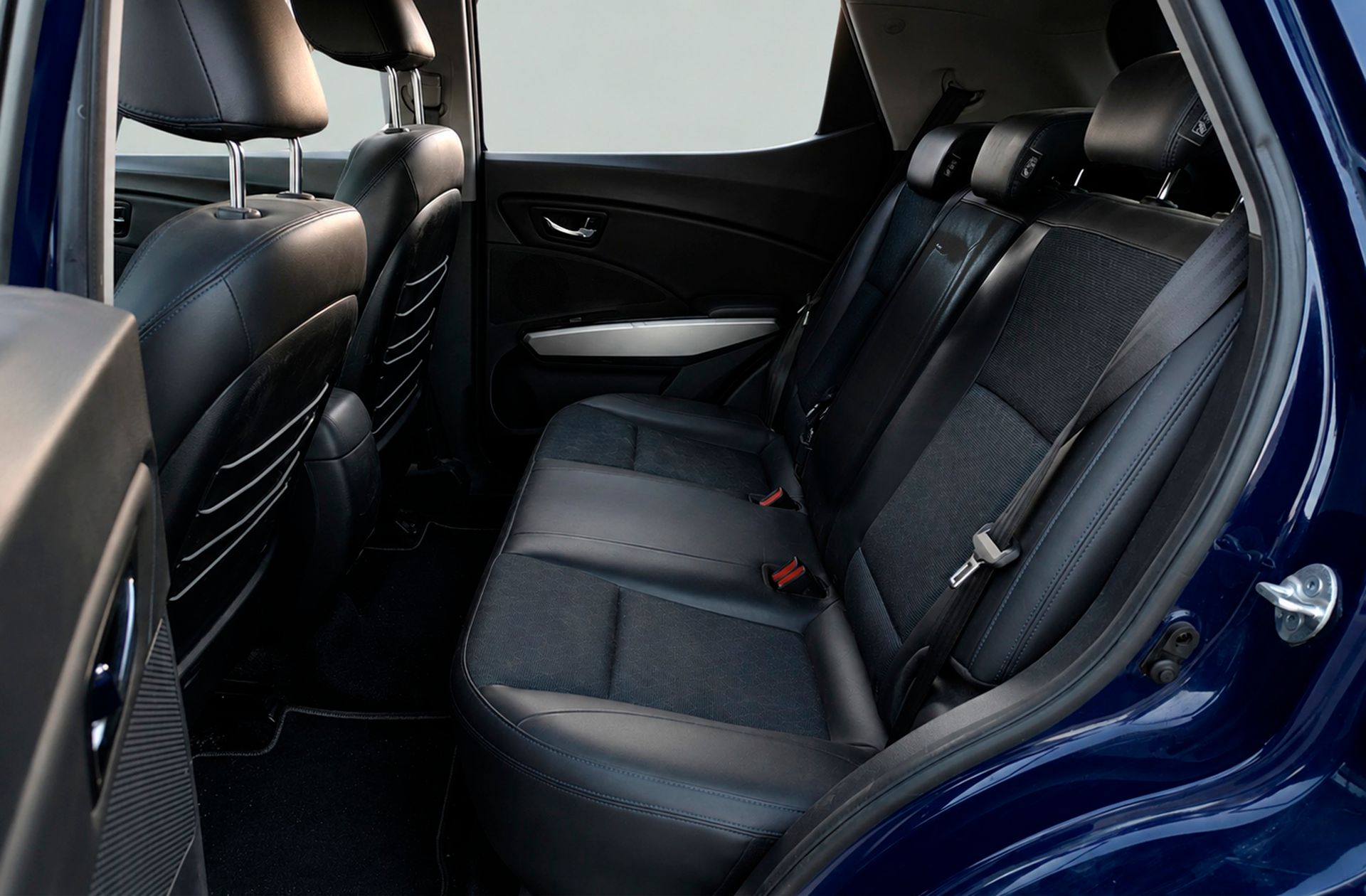 SsangYong Tivoli D16T Premium 4x2 - foto 8