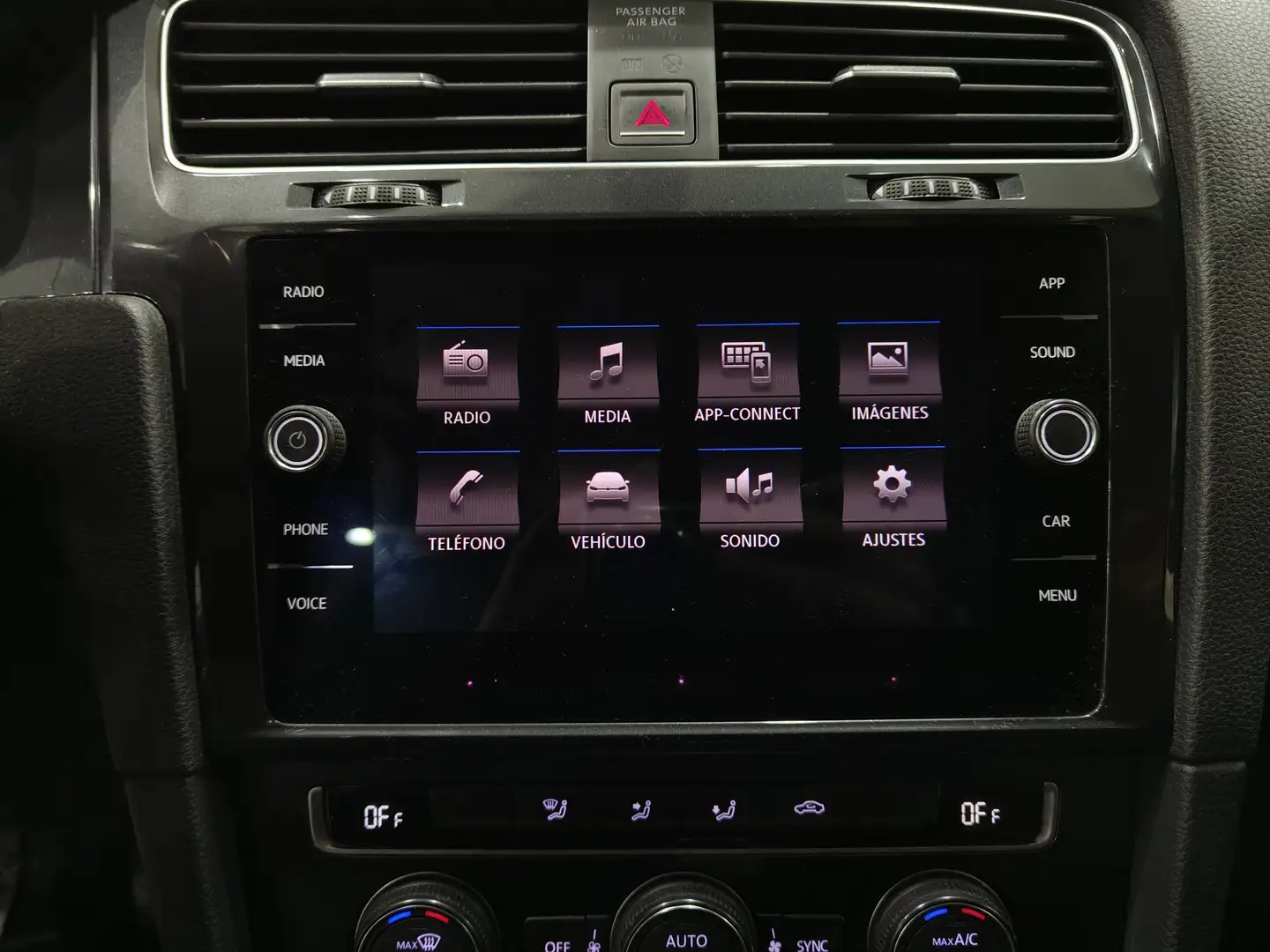 Foto Volkswagen Golf Volkswagen Golf Business 1.0 TSI (110 CV)