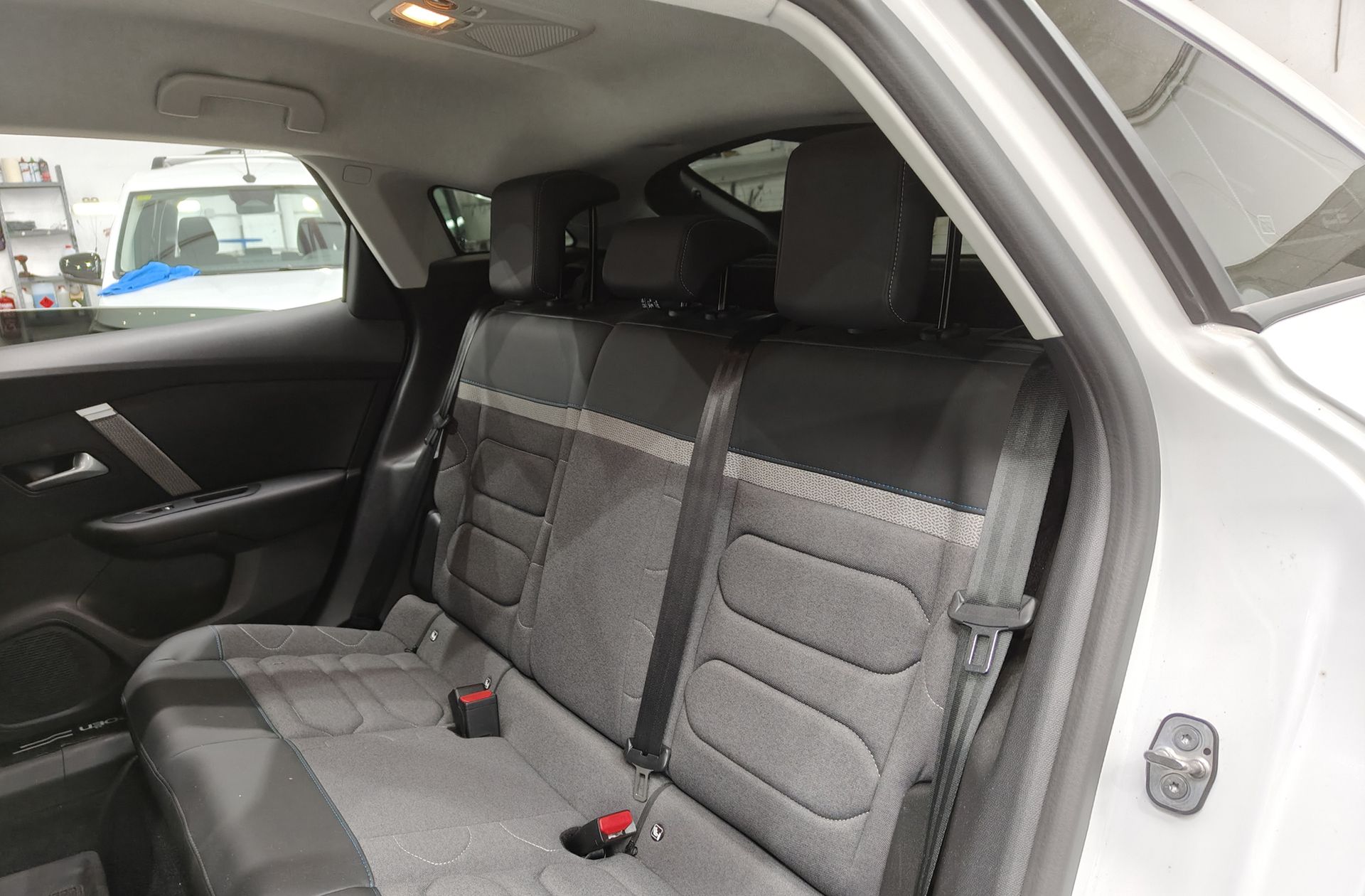 Citroën C4 PureTech 130 Plus - foto 12