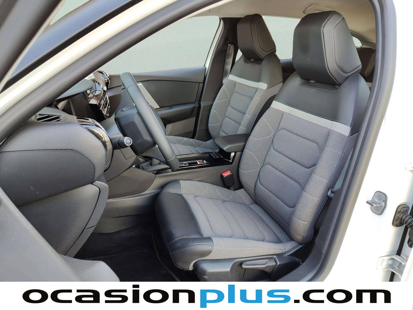 Foto asientos delanteros Citroën C4 Citroën C4 BlueHDi 110 S&S Feel Pack (110 CV)