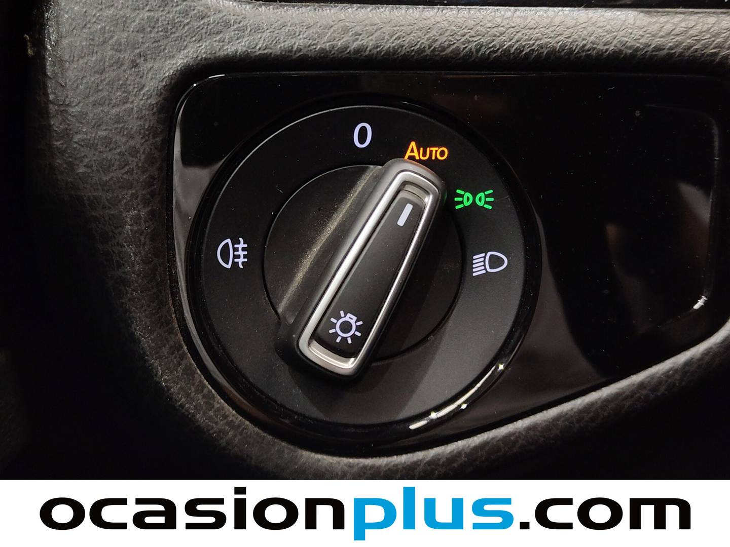 Equipamiento del Volkswagen Golf Volkswagen Golf R 2.0 TSI BMT 4Motion (300 CV) Paquete R-Line
