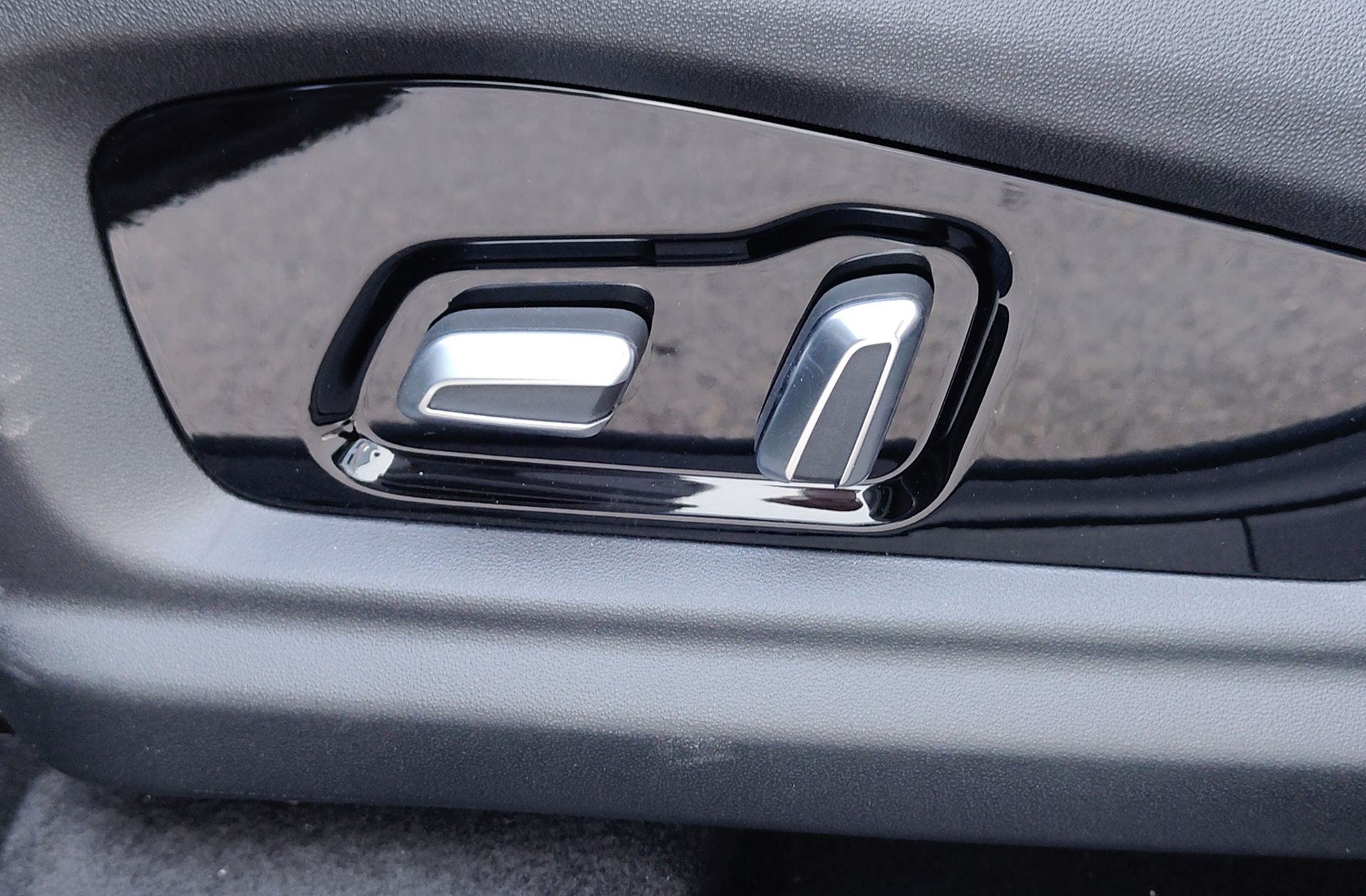 Jaecoo 7 1.5 T-GDi PHEV +1DHT Select FWD - foto 16