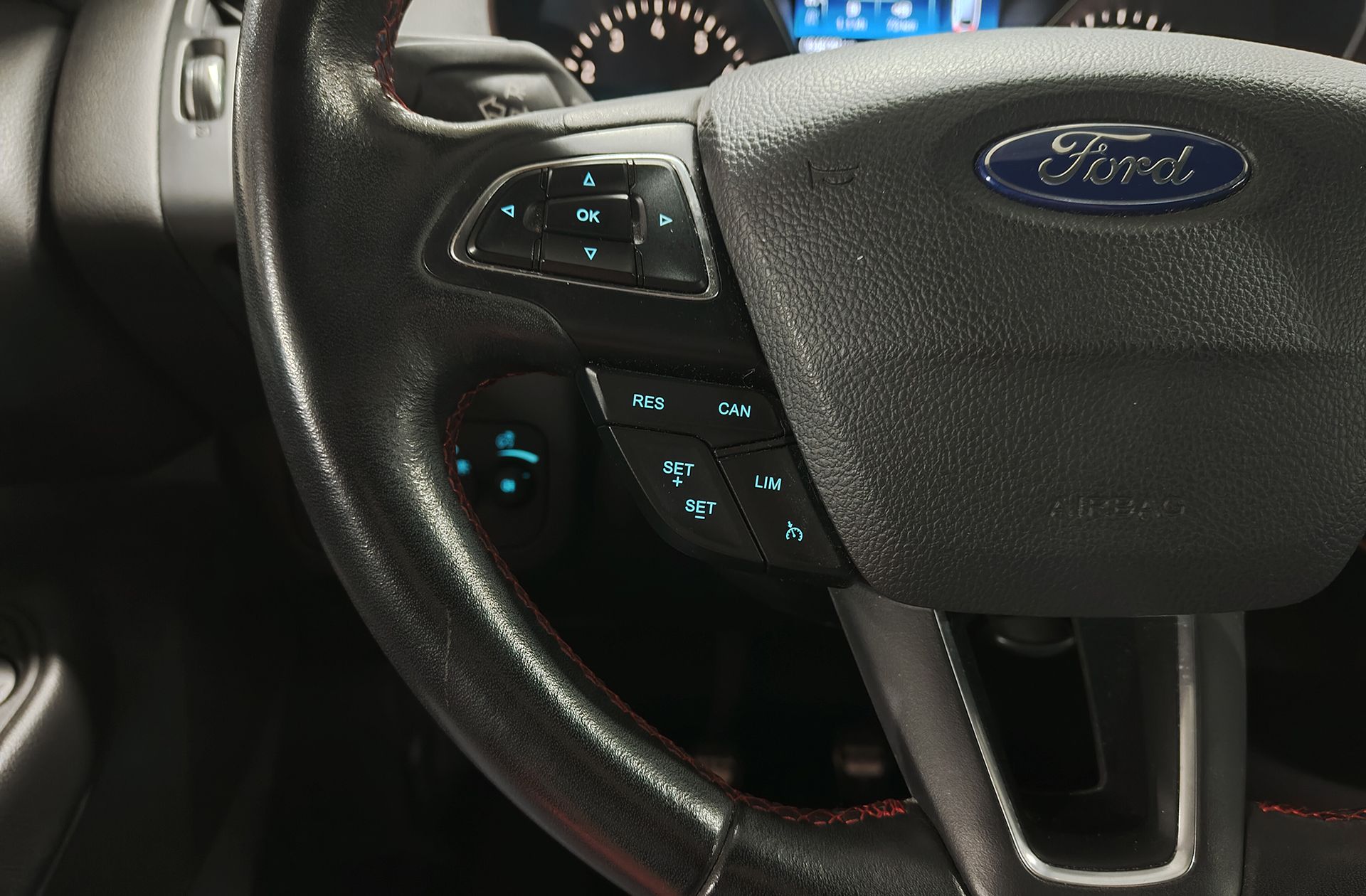Ford Kuga 1.5 EcoBoost ST-Line 4x2 - foto 26
