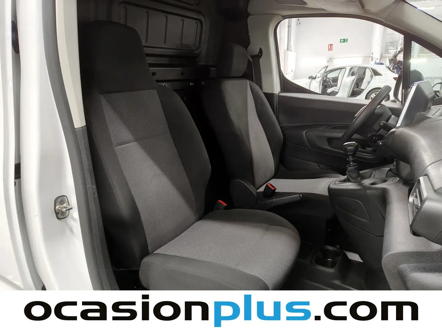 Foto Peugeot Partner Peugeot Partner Furgon BlueHDi 100 S&S Pro Standard 600kg (98 CV)