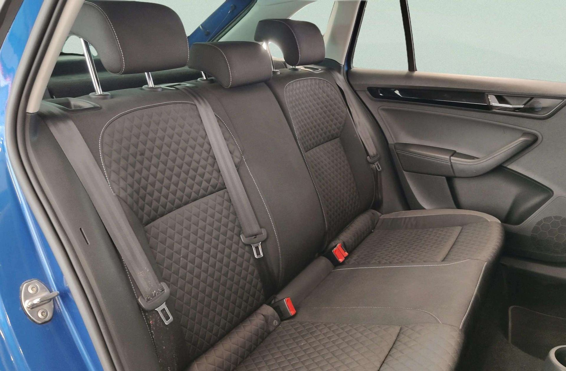 Škoda Spaceback 1.0 TSI Ambition - foto 15